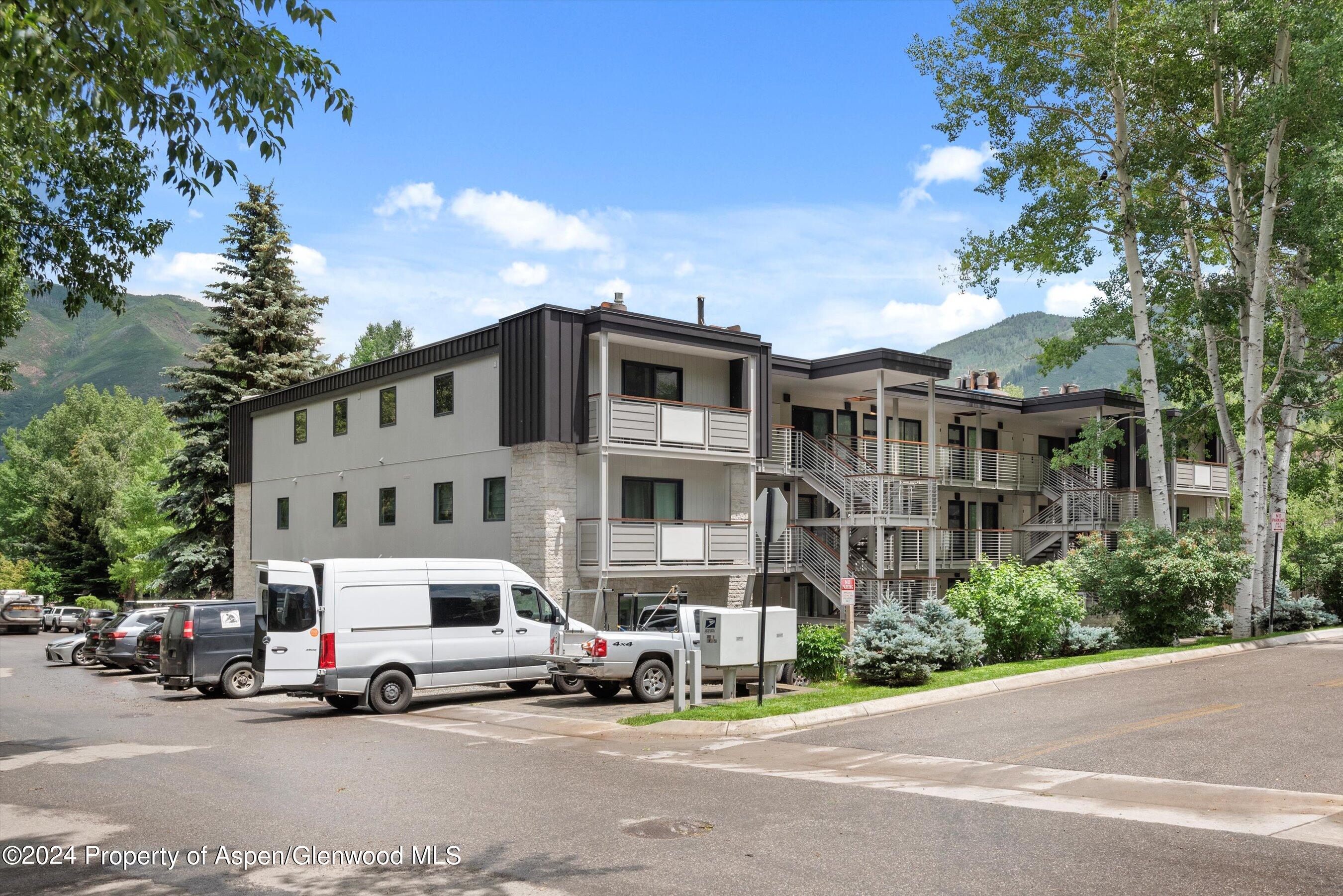 100 E Dean Street, 3A