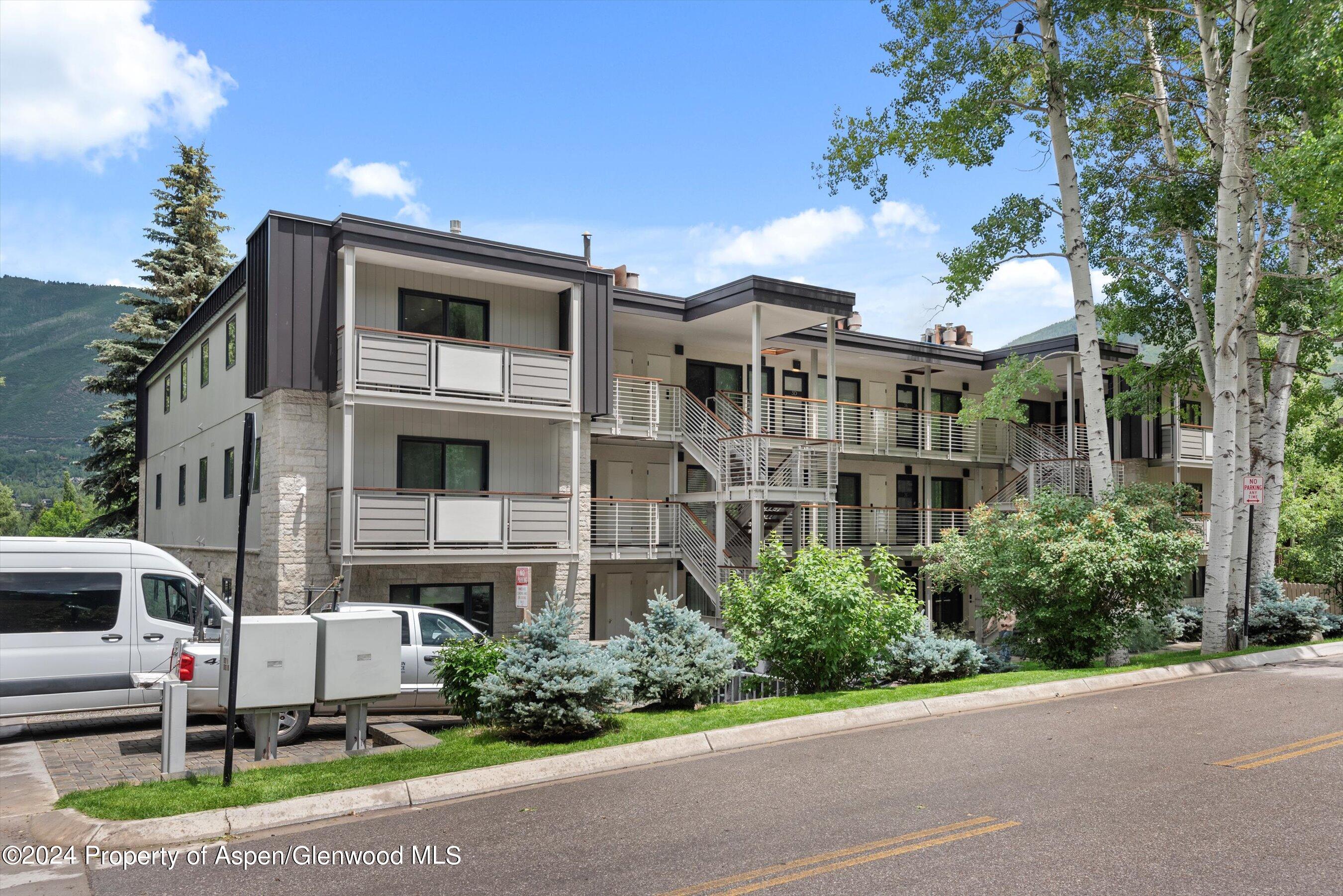 100 E Dean Street, 3A