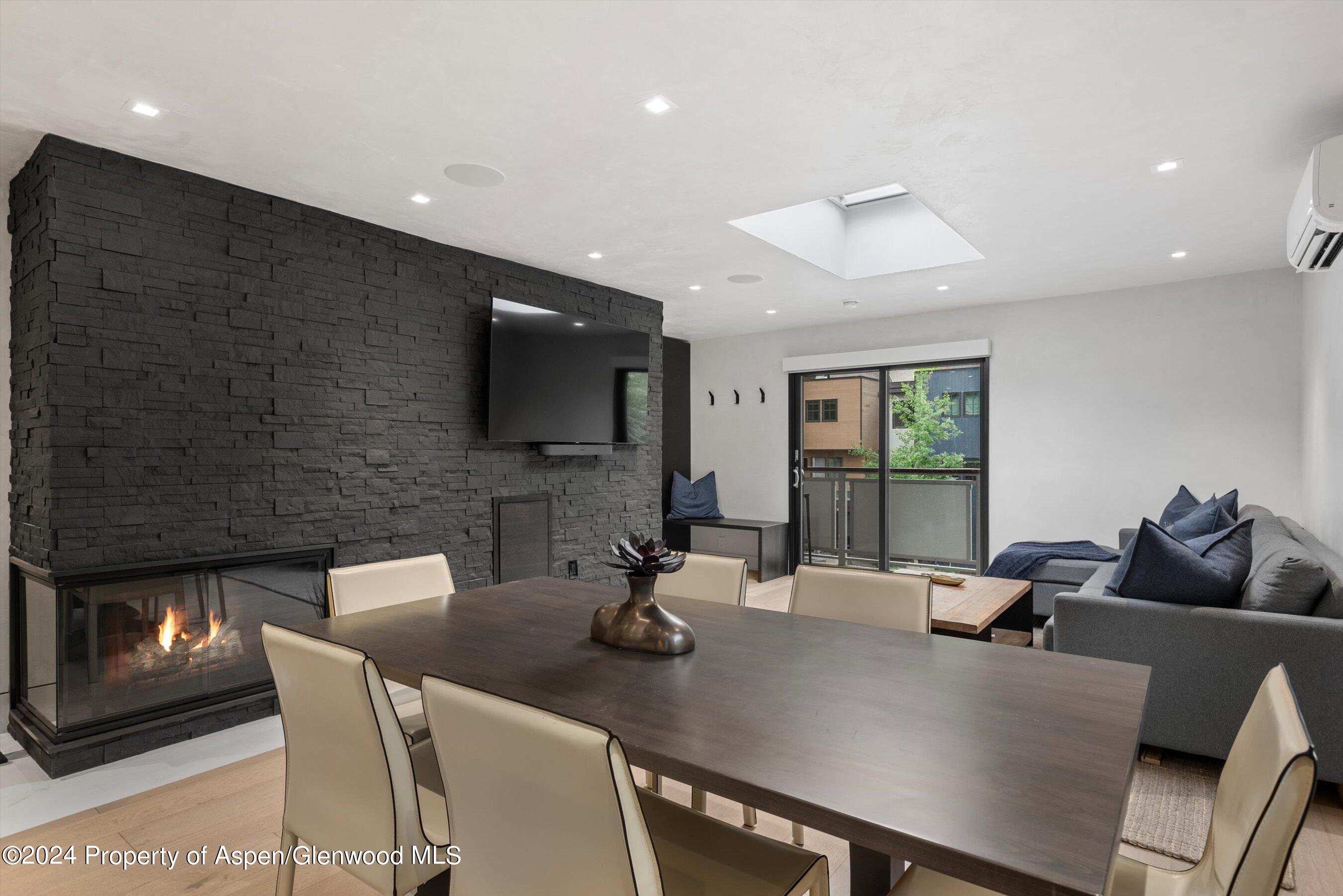 100 E Dean Street, 3A