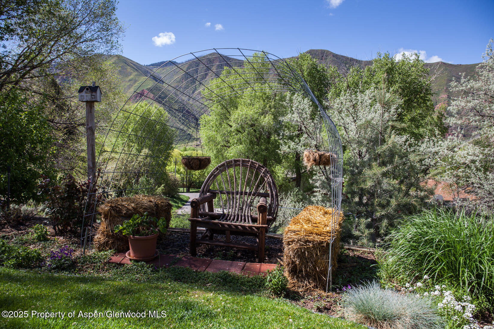 48 Creekside Court
