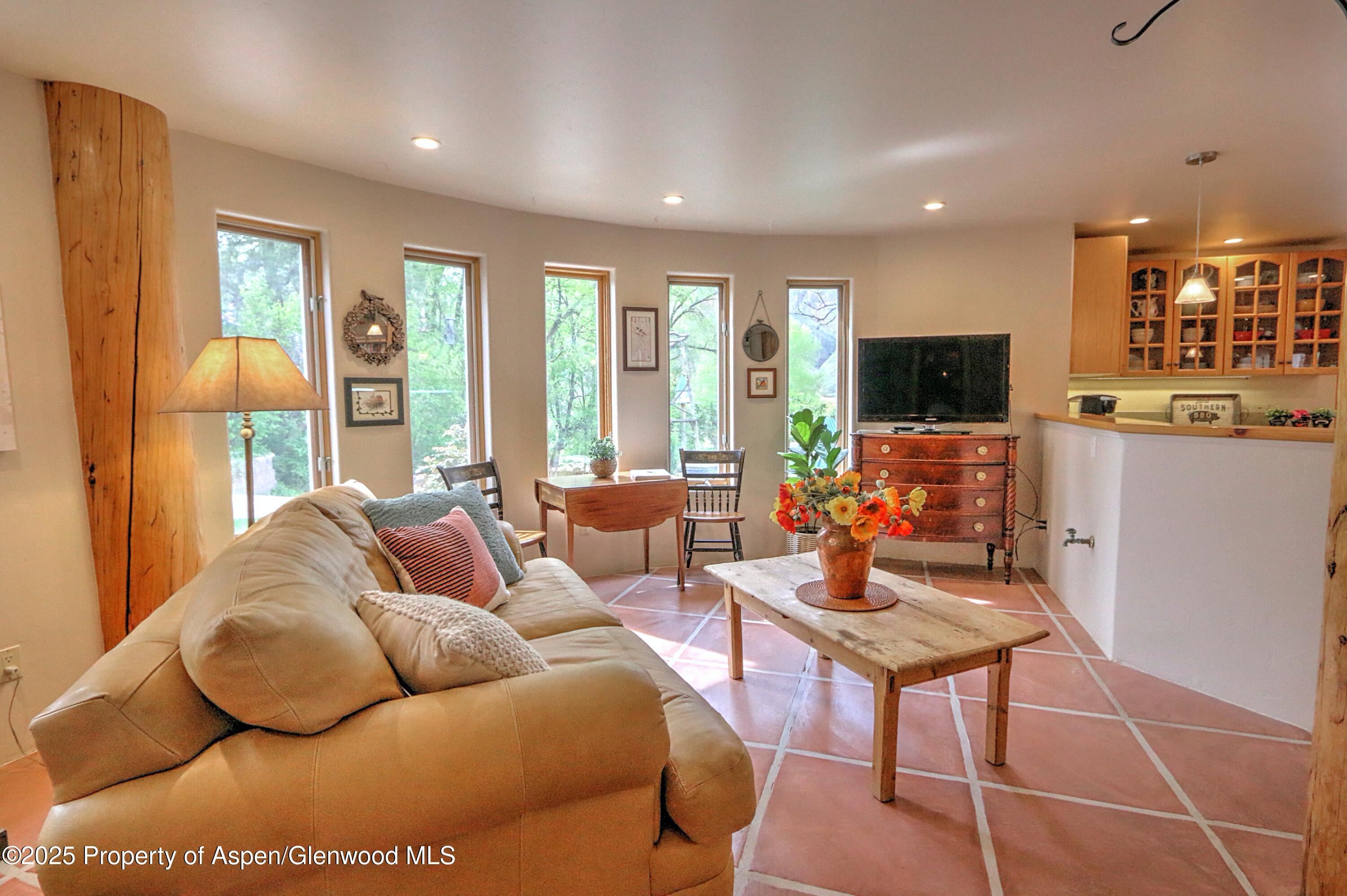48 Creekside Court