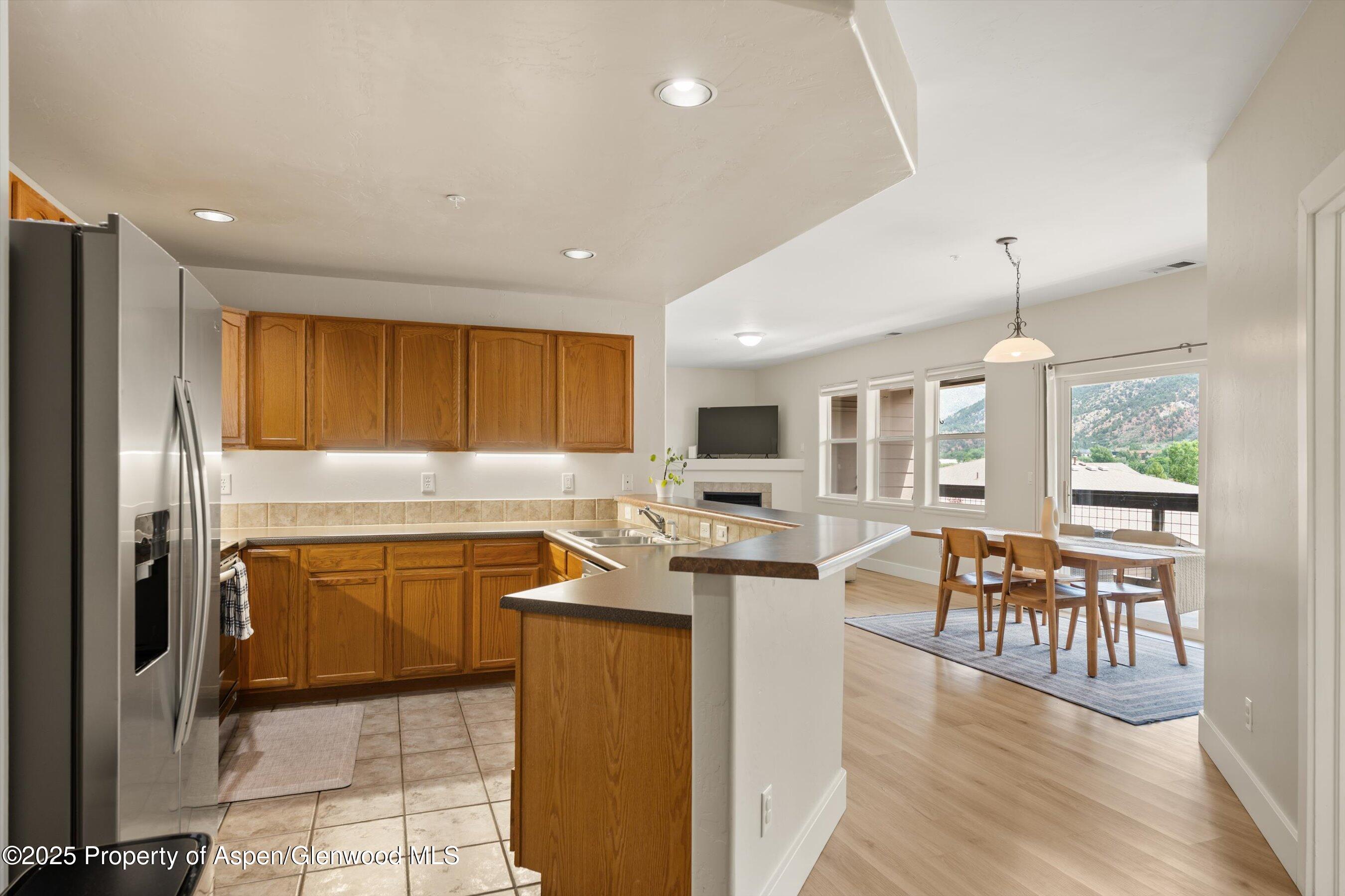 2701 Midland Avenue, 725