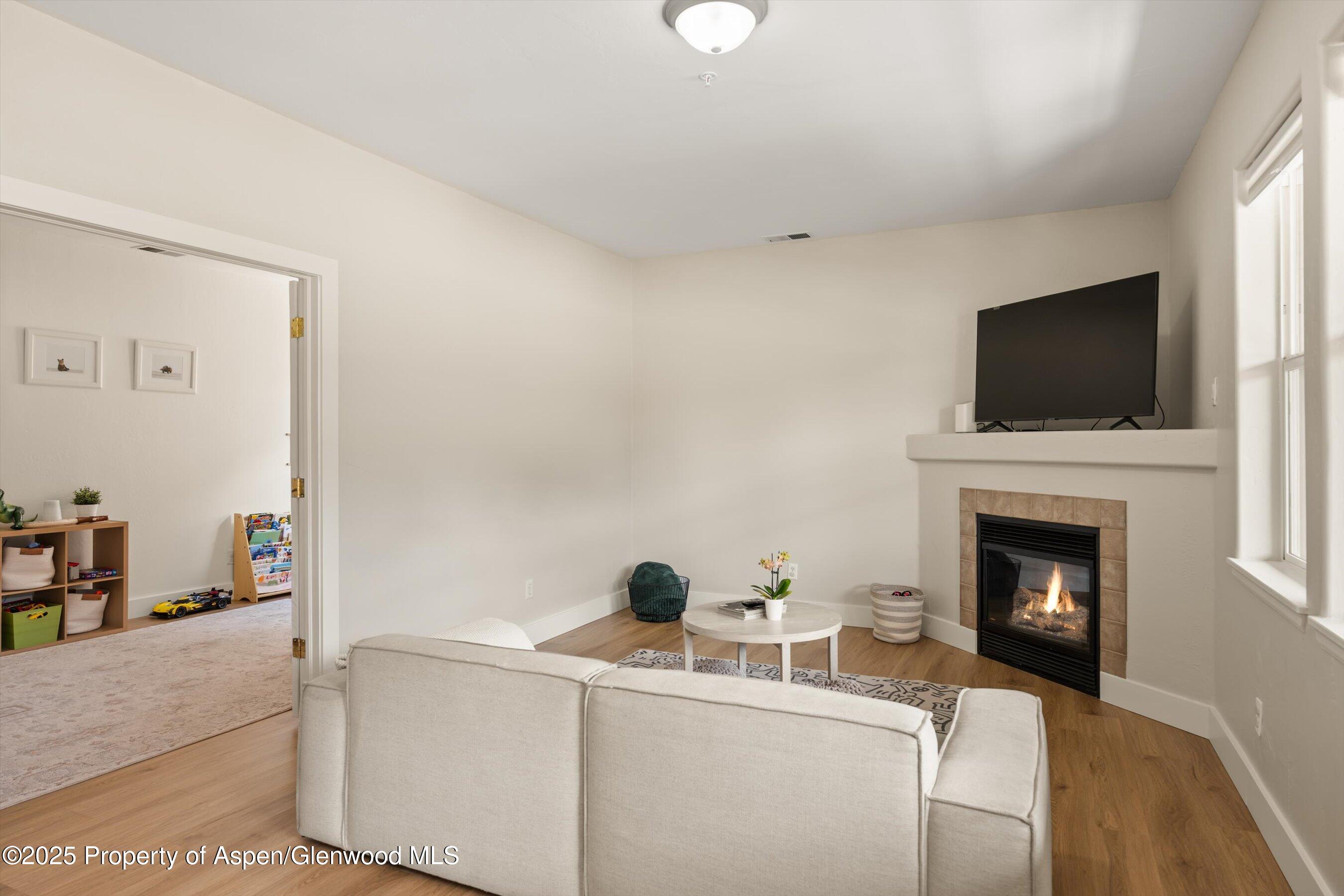 2701 Midland Avenue, 725
