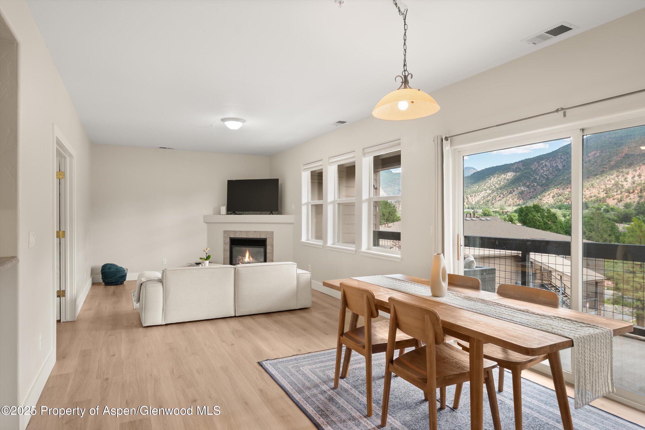 2701 Midland Avenue, 725