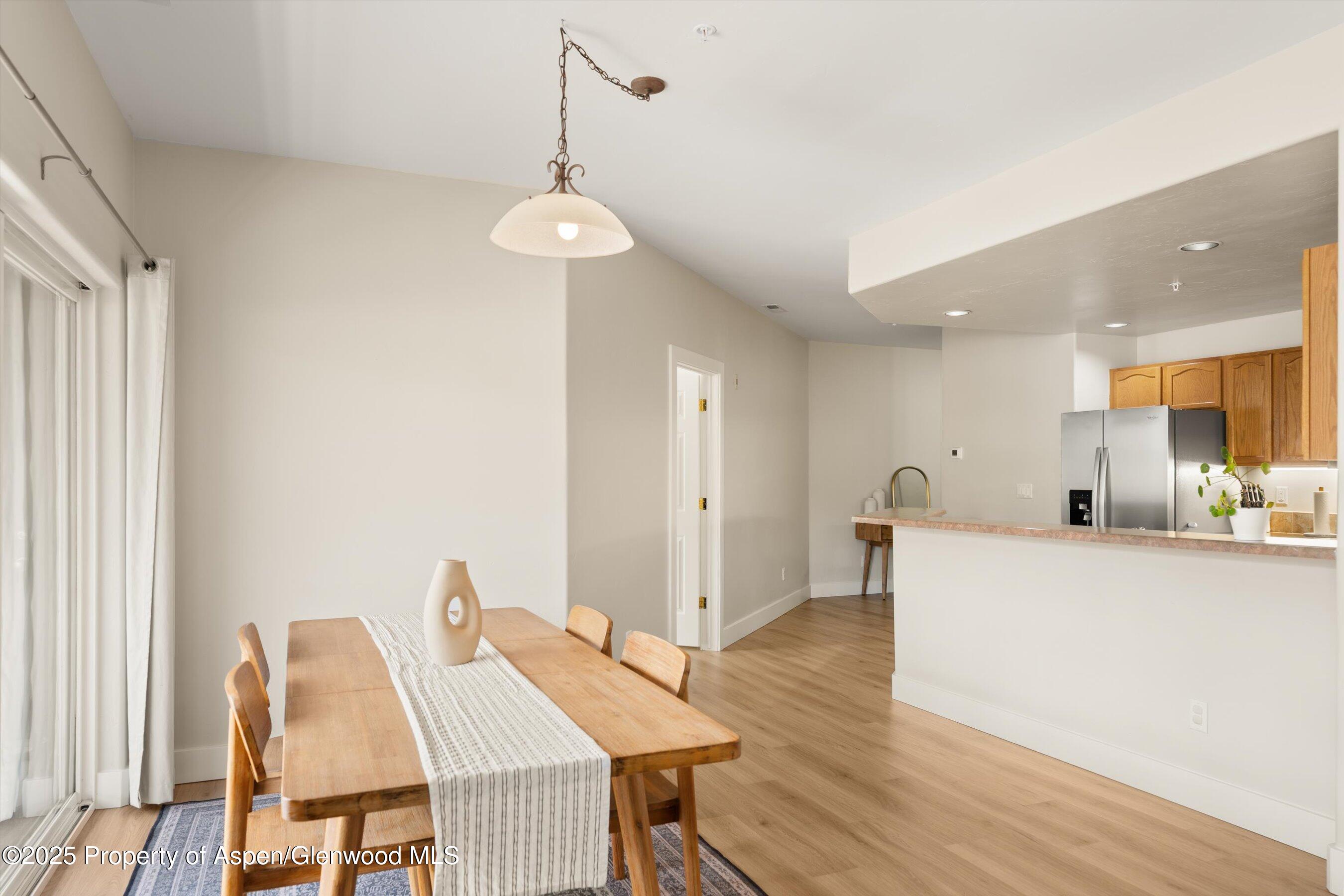 2701 Midland Avenue, 725