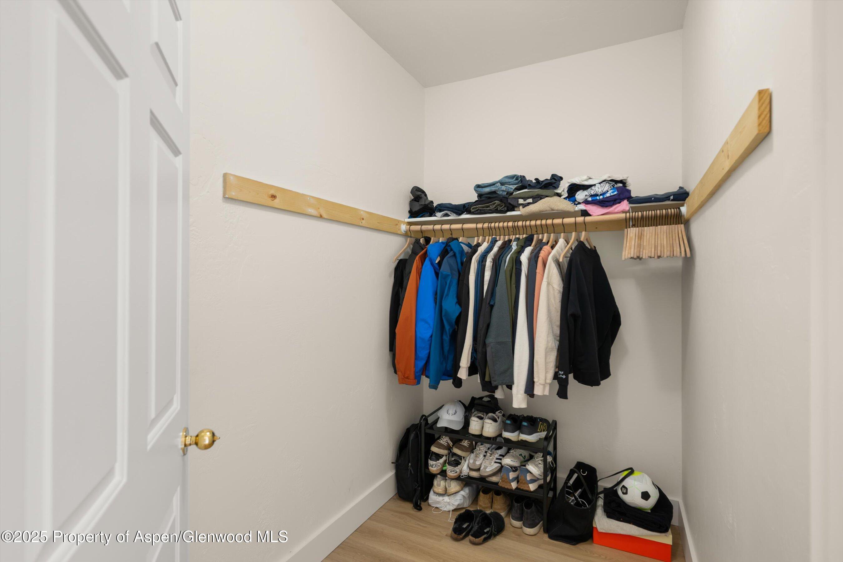 2701 Midland Avenue, 725