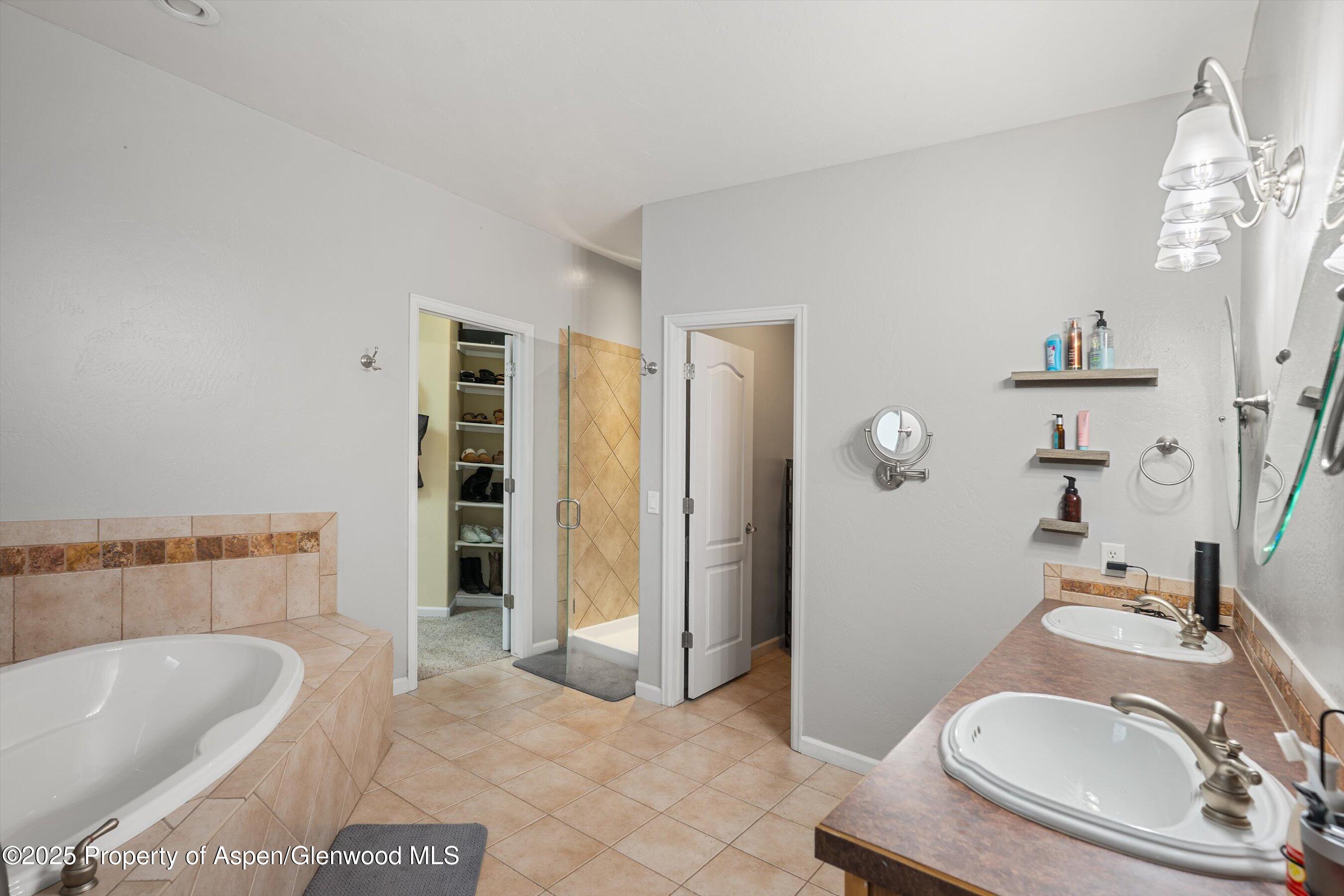 427 LODGEPOLE Circle, Parachute