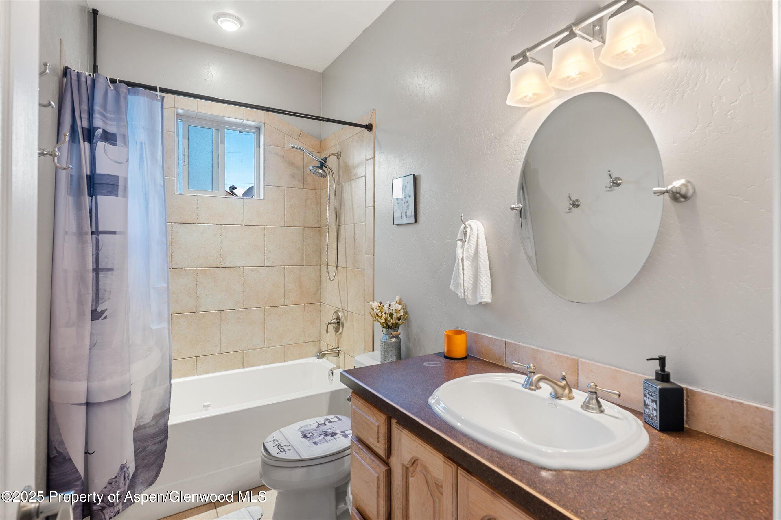 427 LODGEPOLE Circle, Parachute