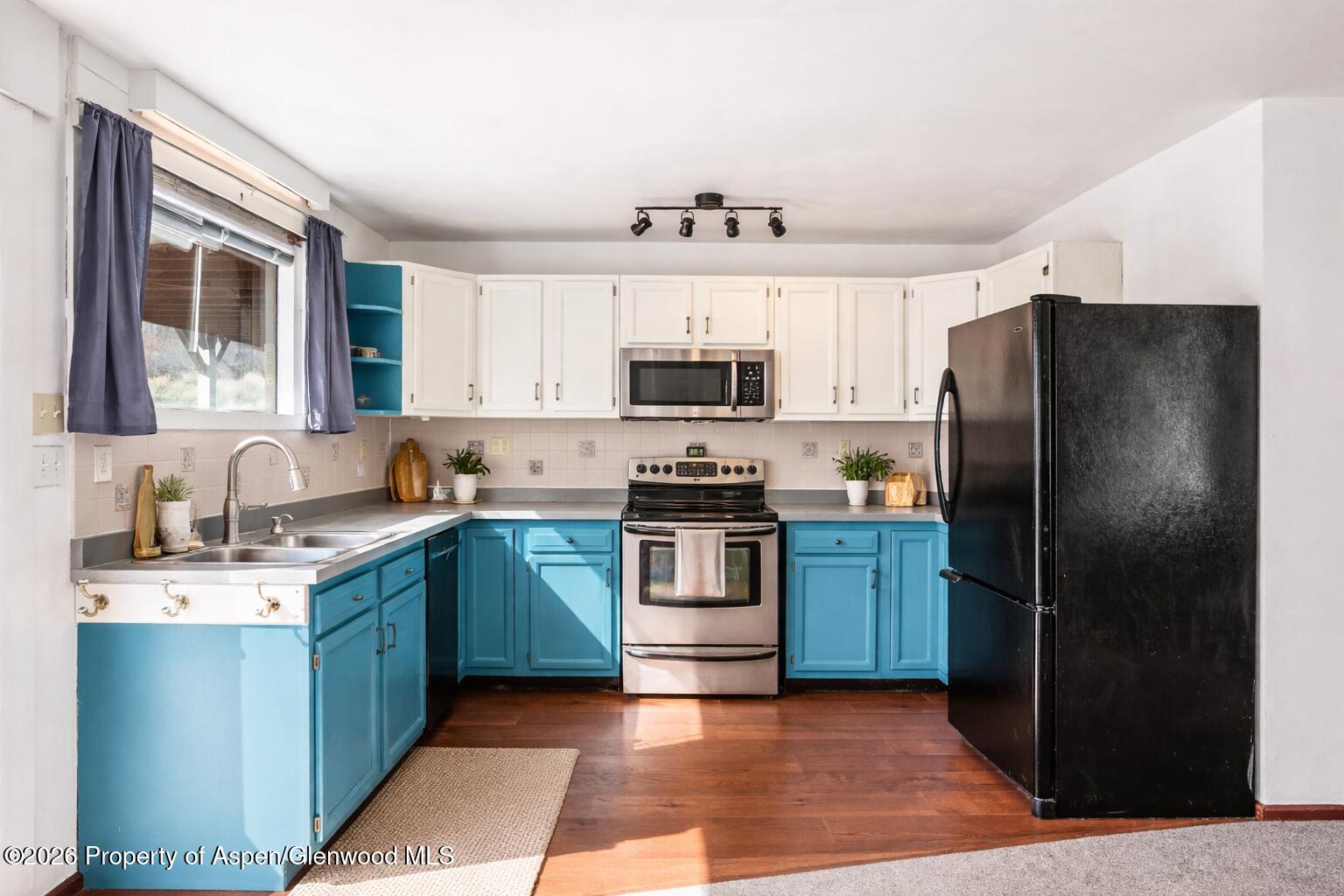 900 Panorama Drive