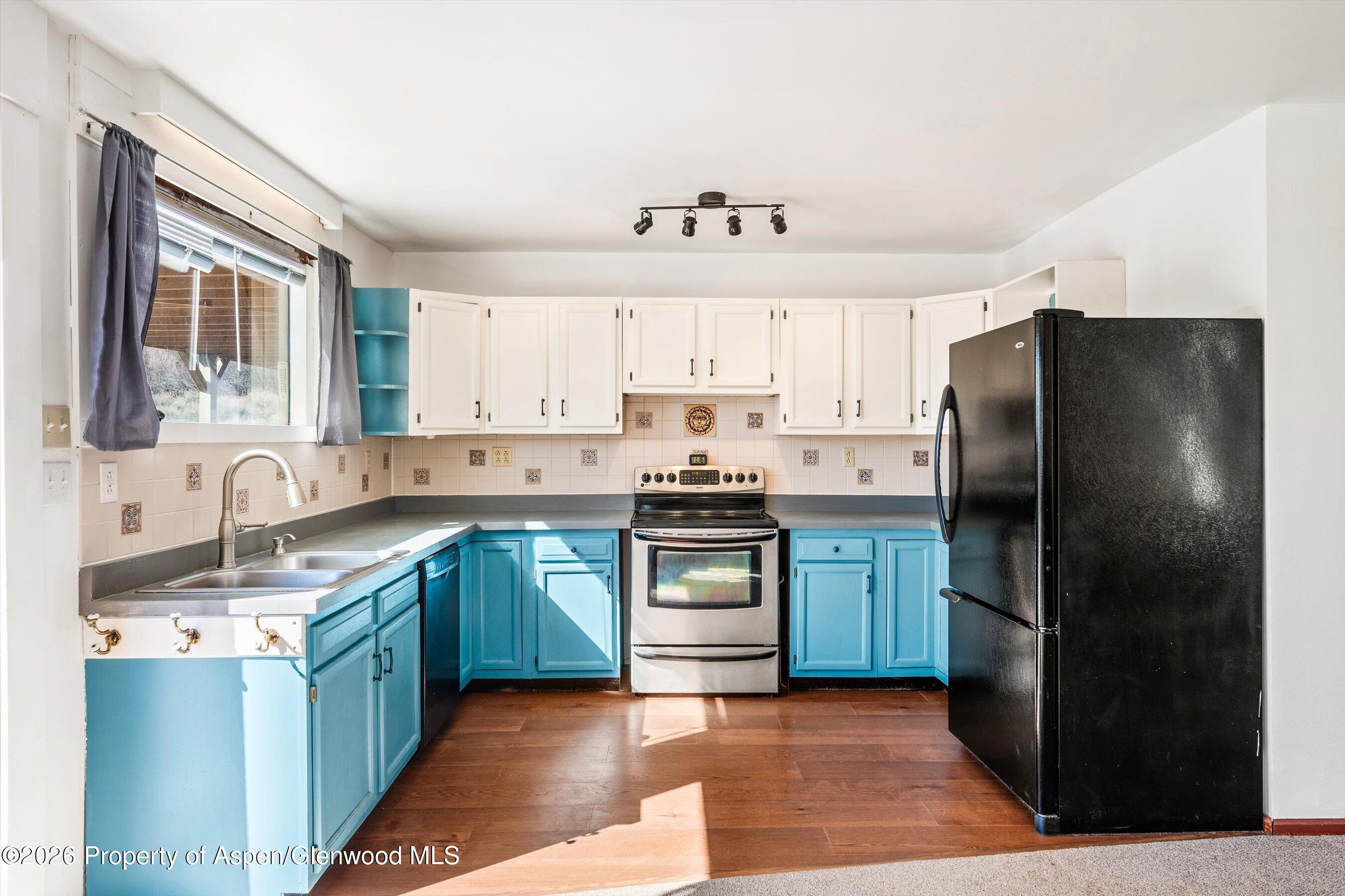900 Panorama Drive