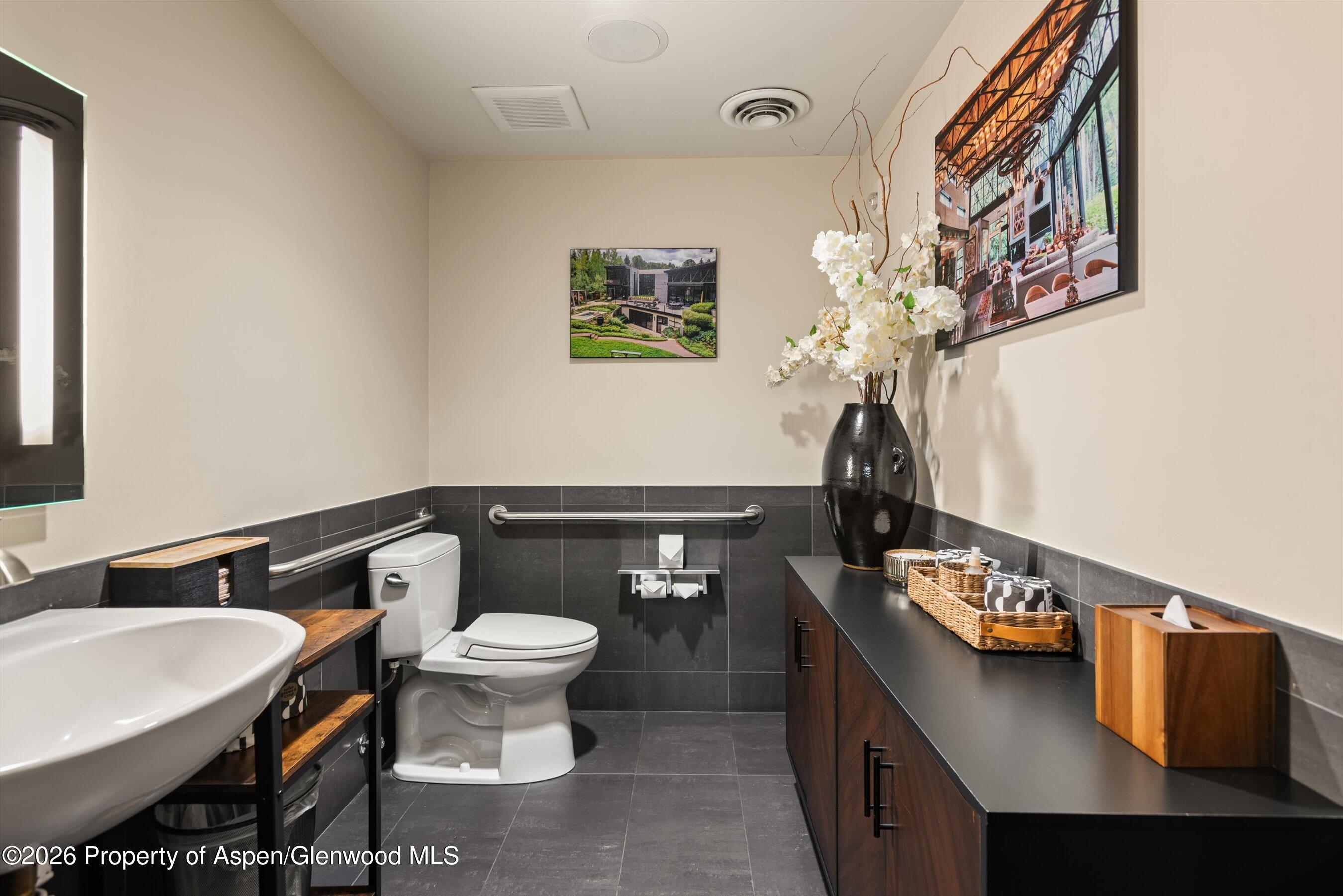 601 Rio Grande Place 100