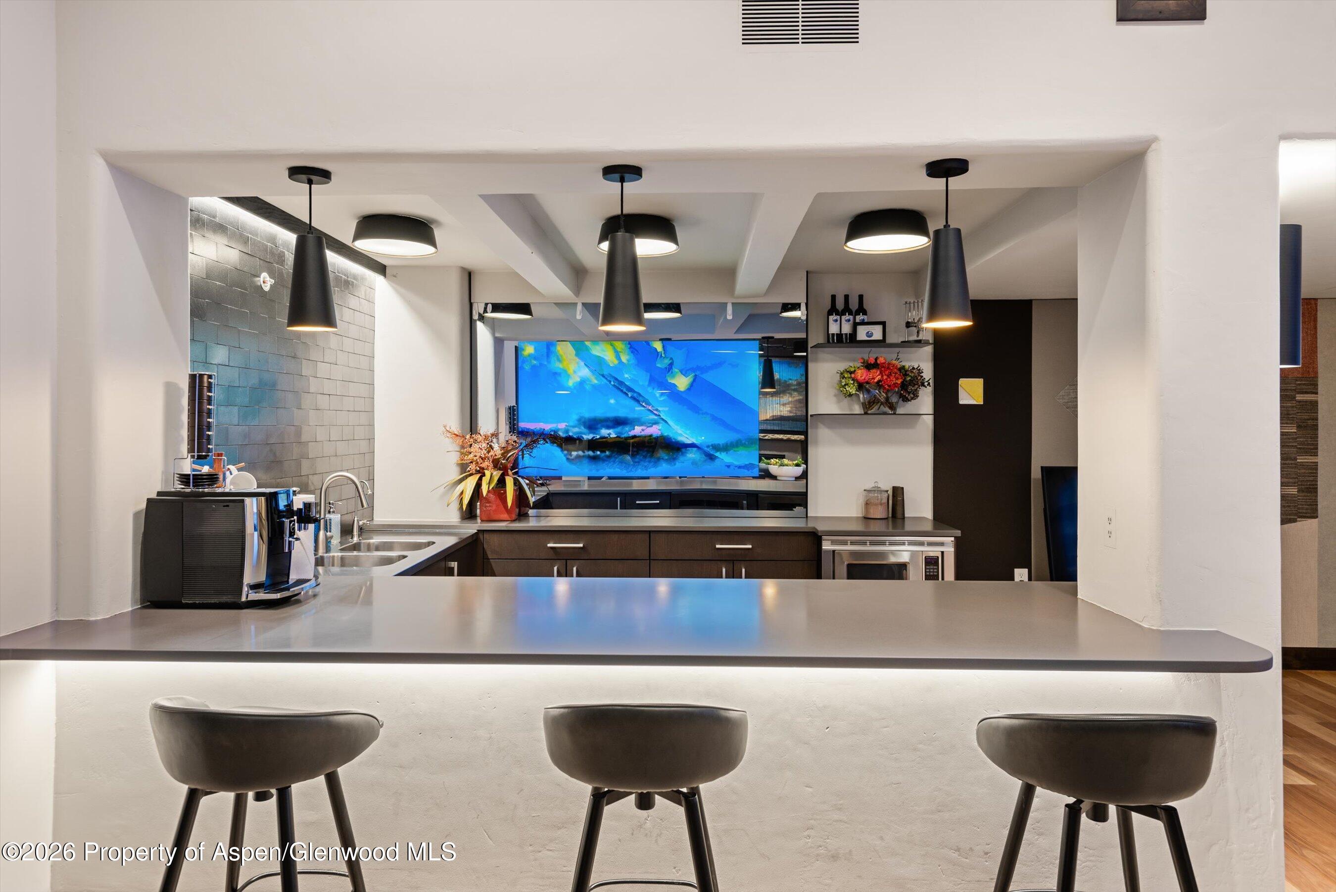 601 Rio Grande Place 100