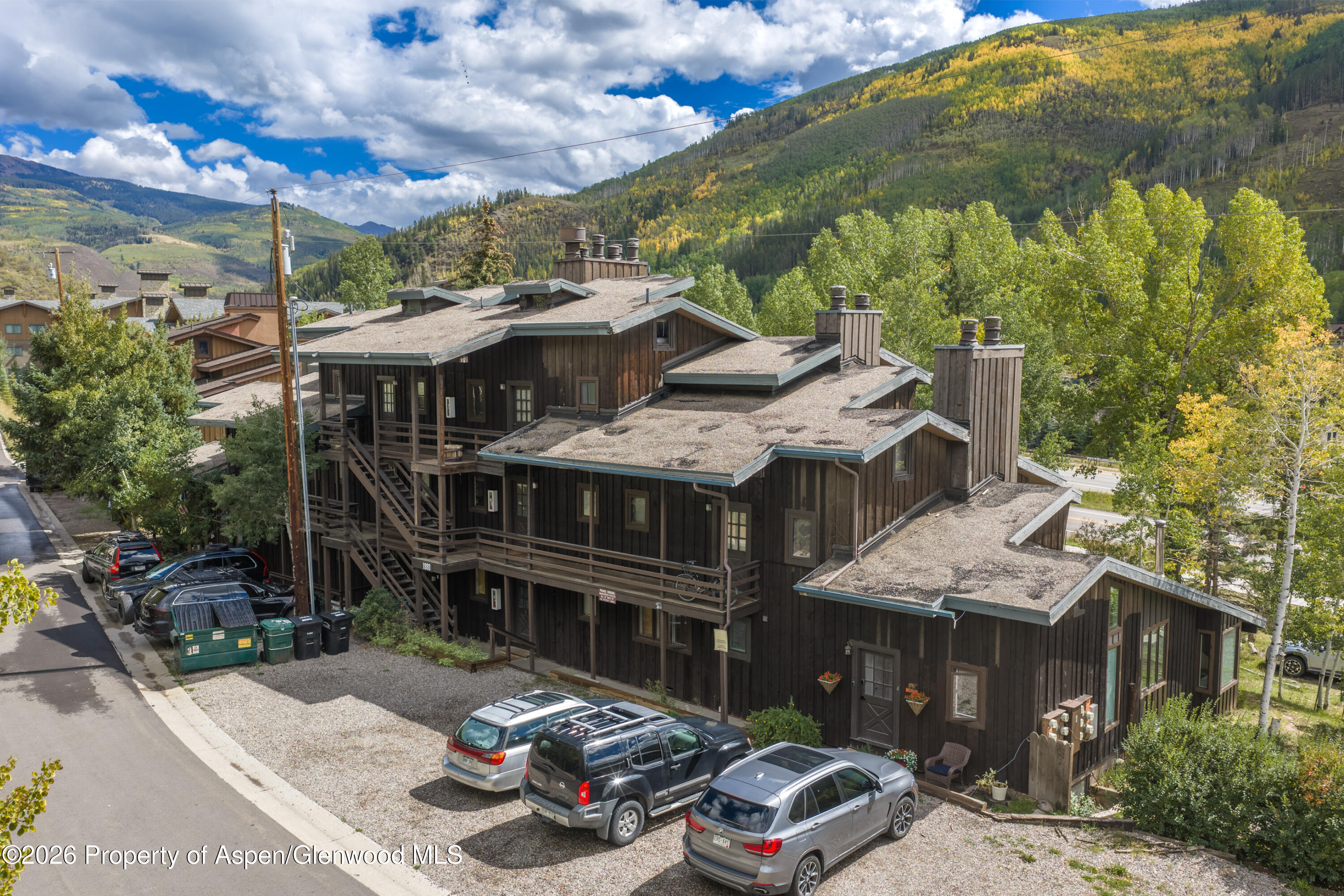 1880 Meadow Ridge Road 7