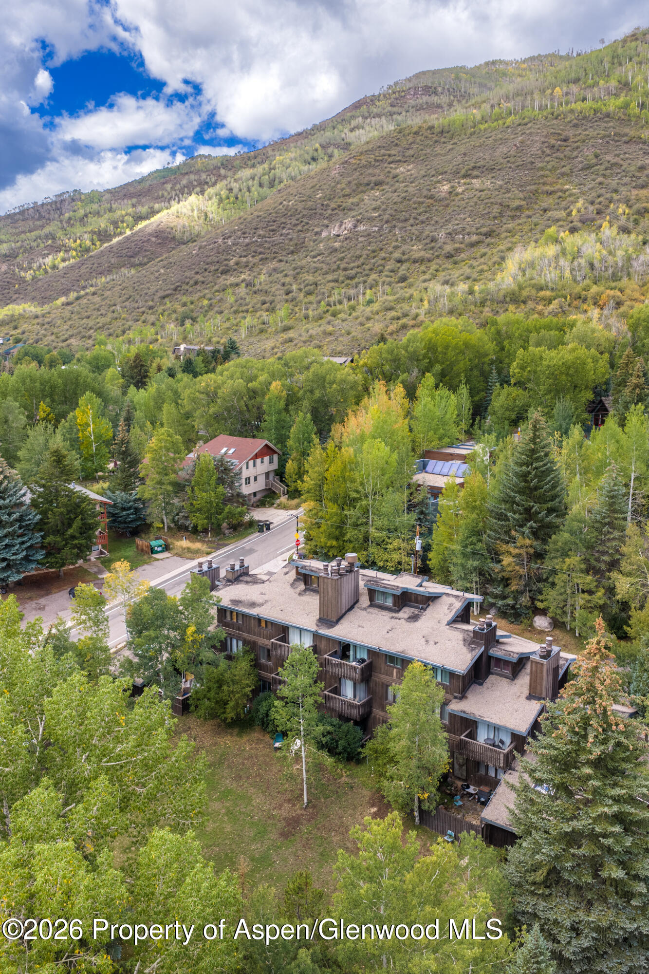 1880 Meadow Ridge Road 7