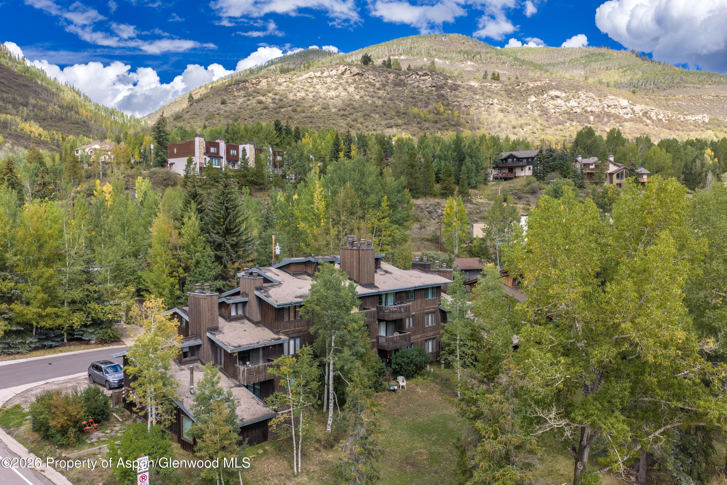 1880 Meadow Ridge Road 7