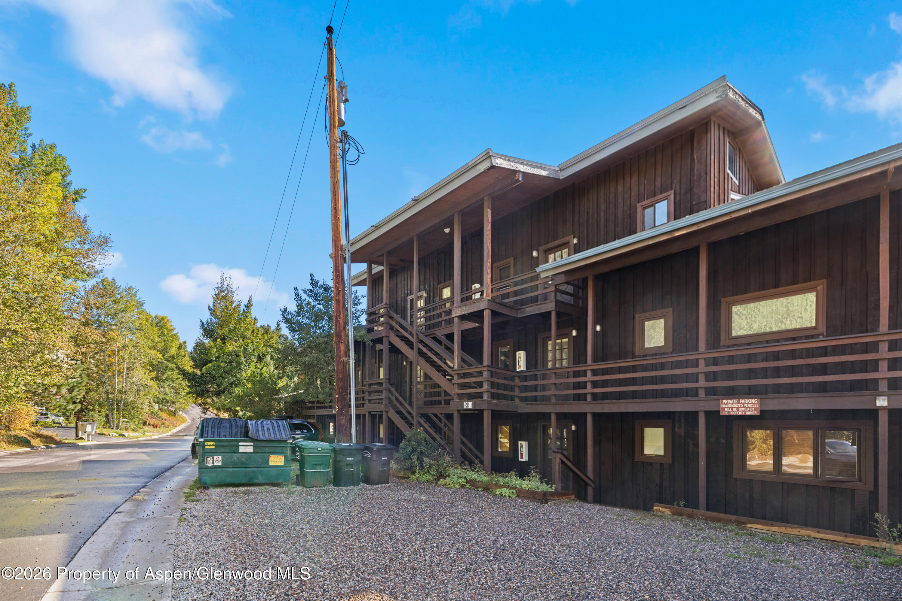 1880 Meadow Ridge Road 7