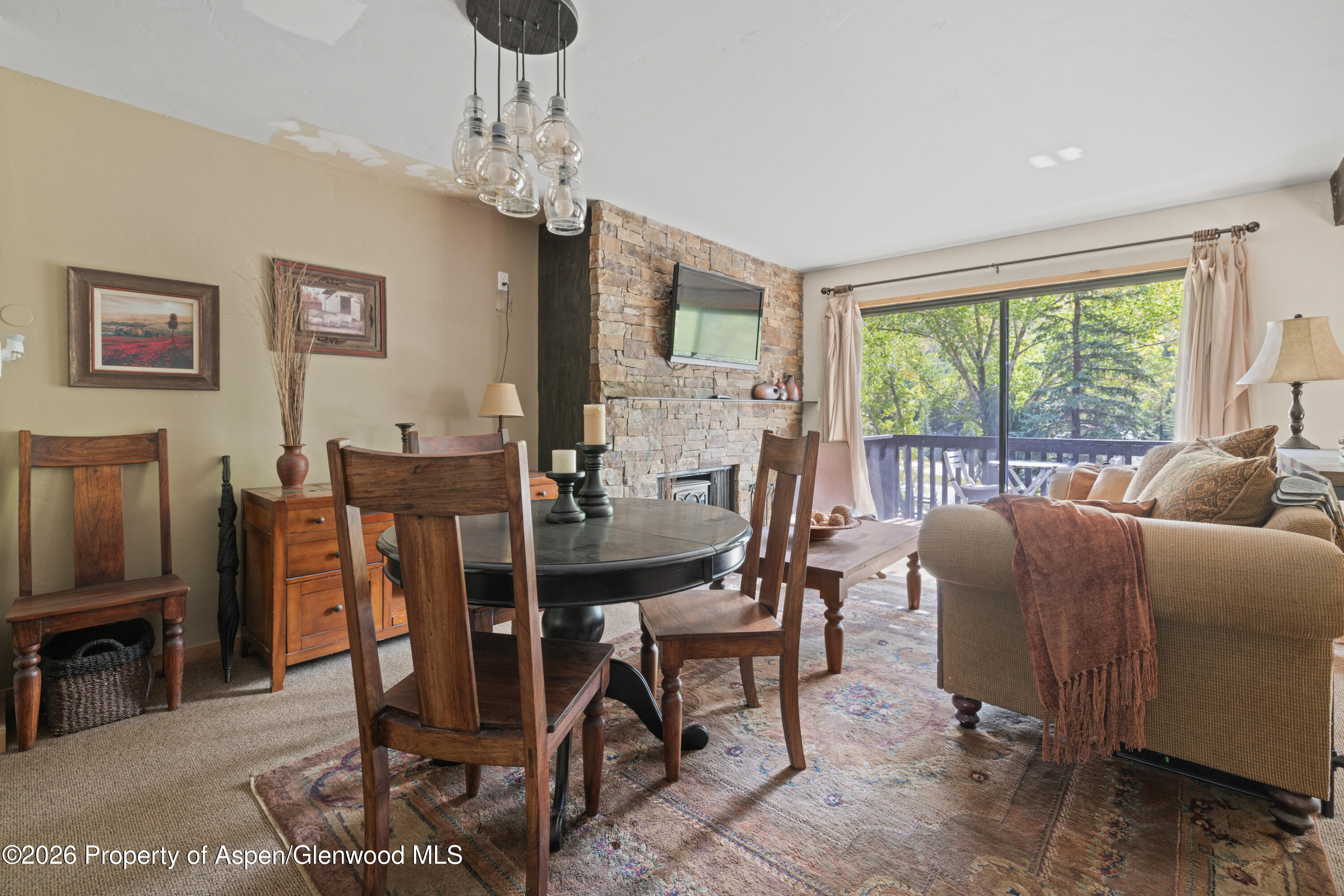 1880 Meadow Ridge Road 7