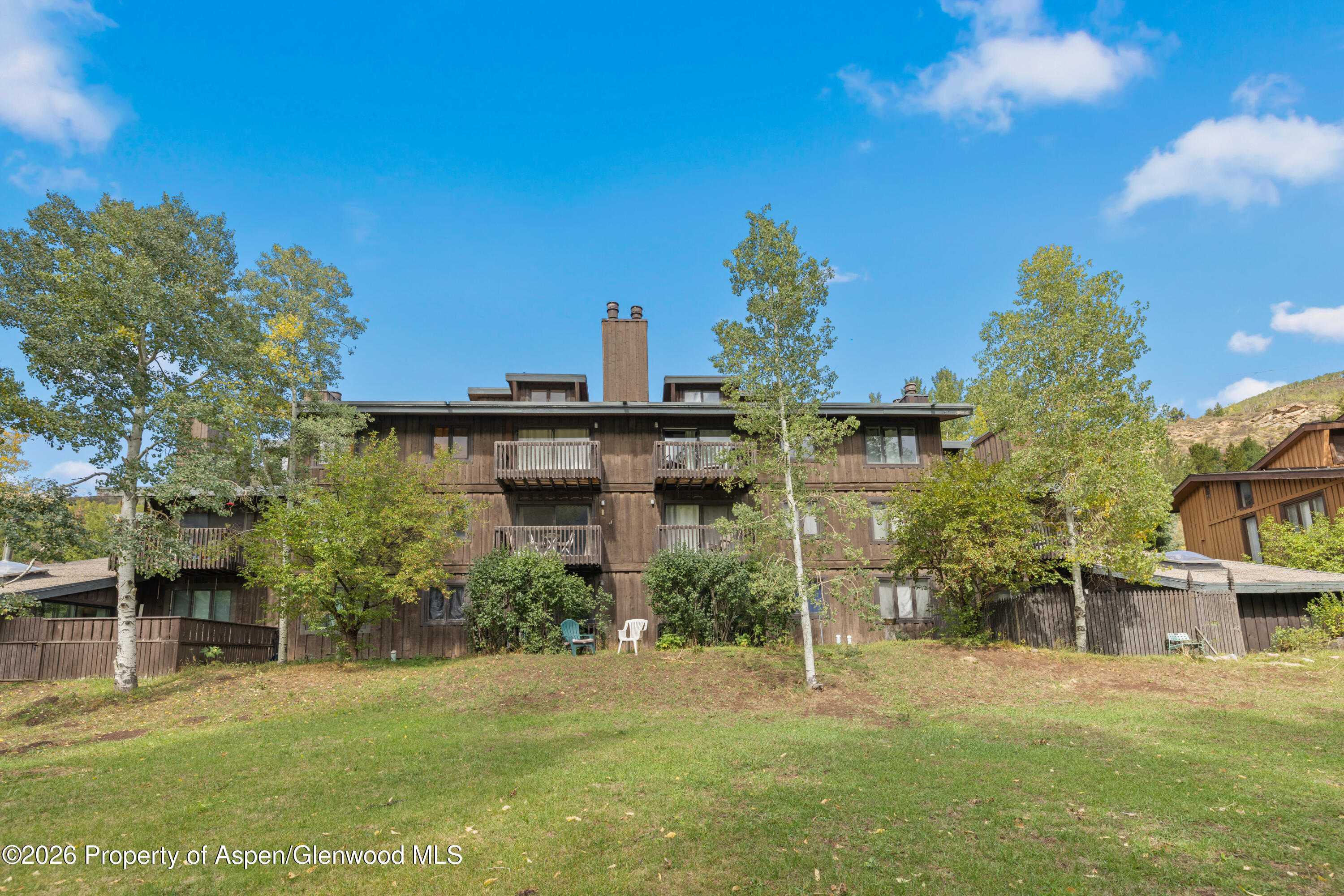 1880 Meadow Ridge Road 7