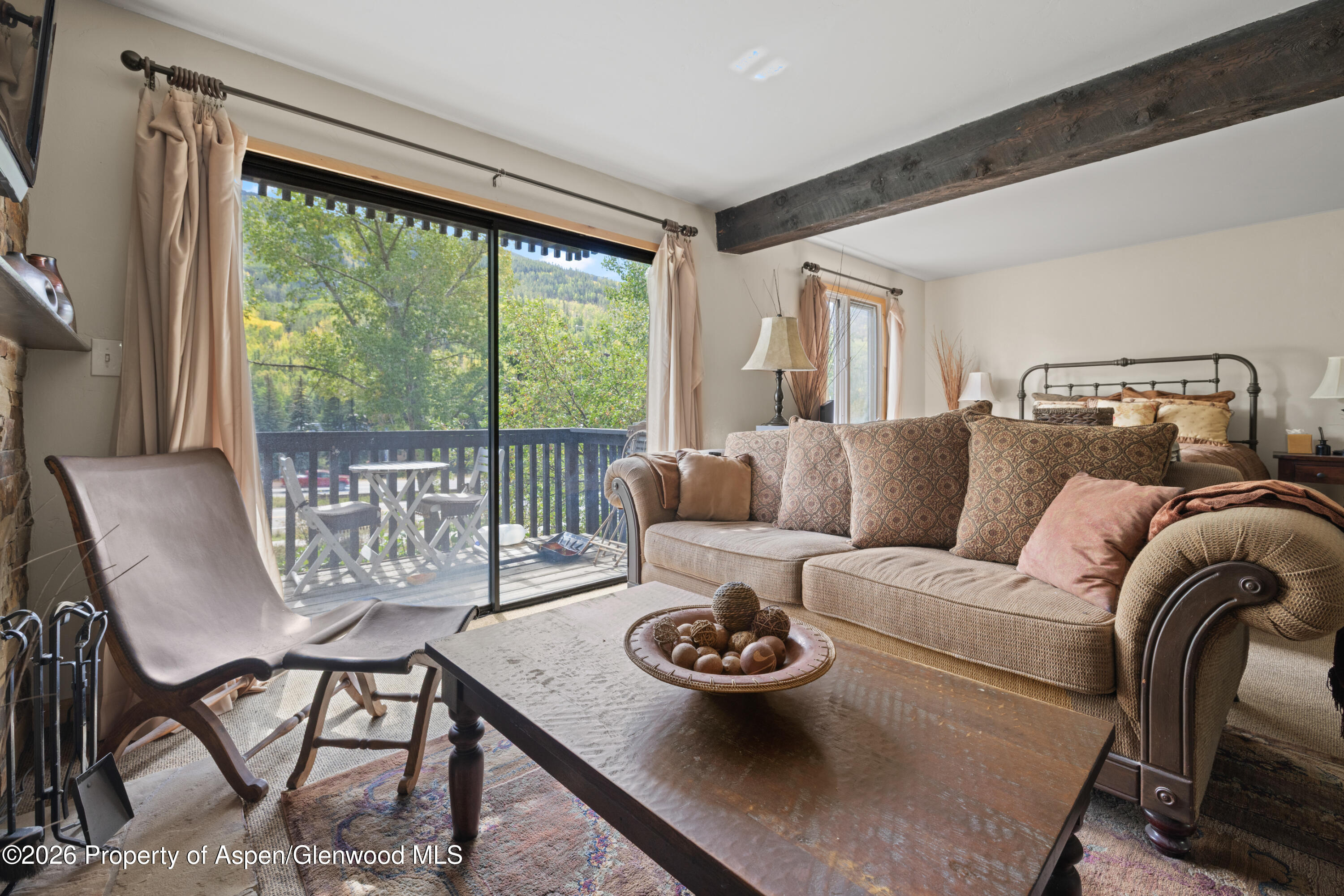 1880 Meadow Ridge Road 7