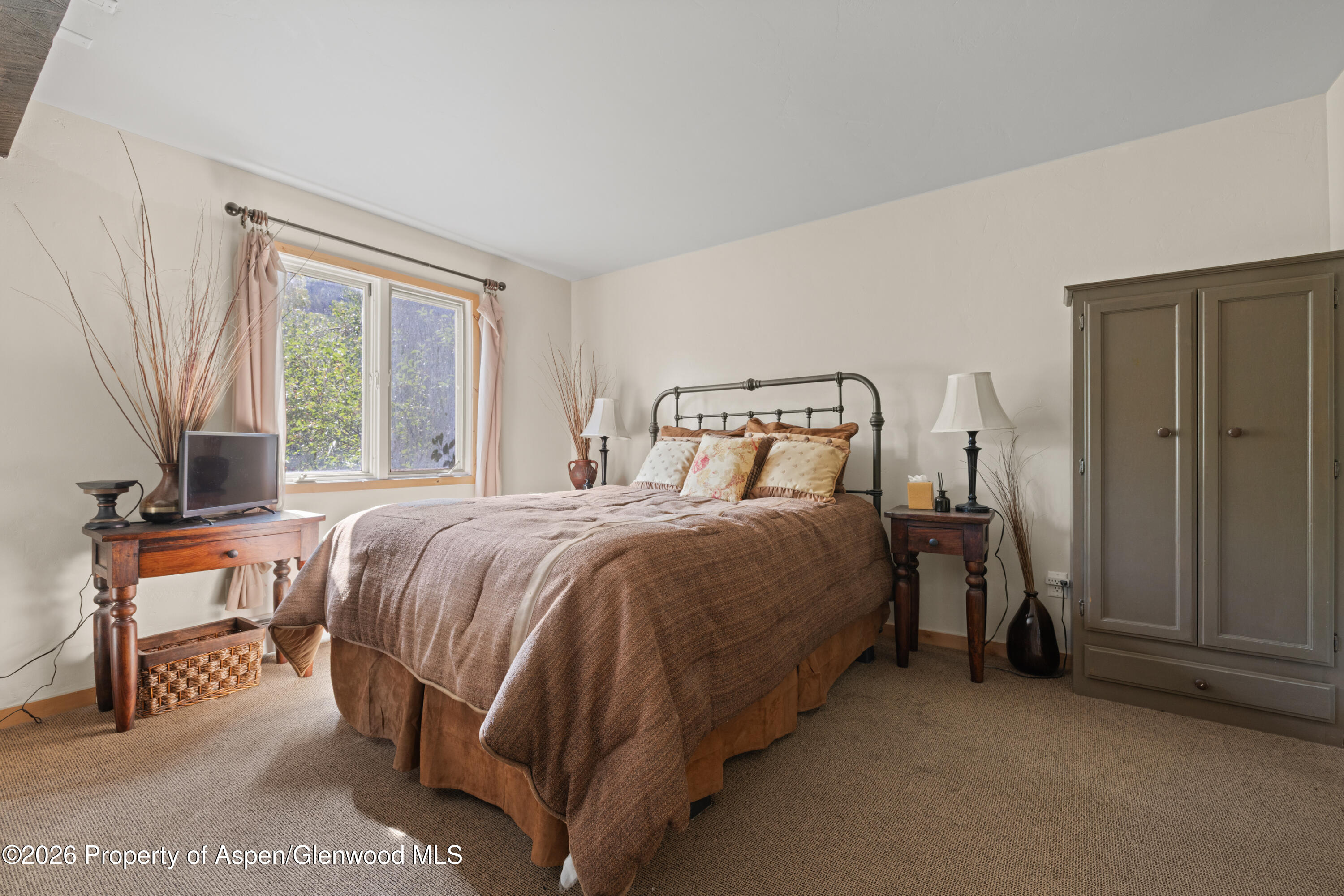 1880 Meadow Ridge Road 7