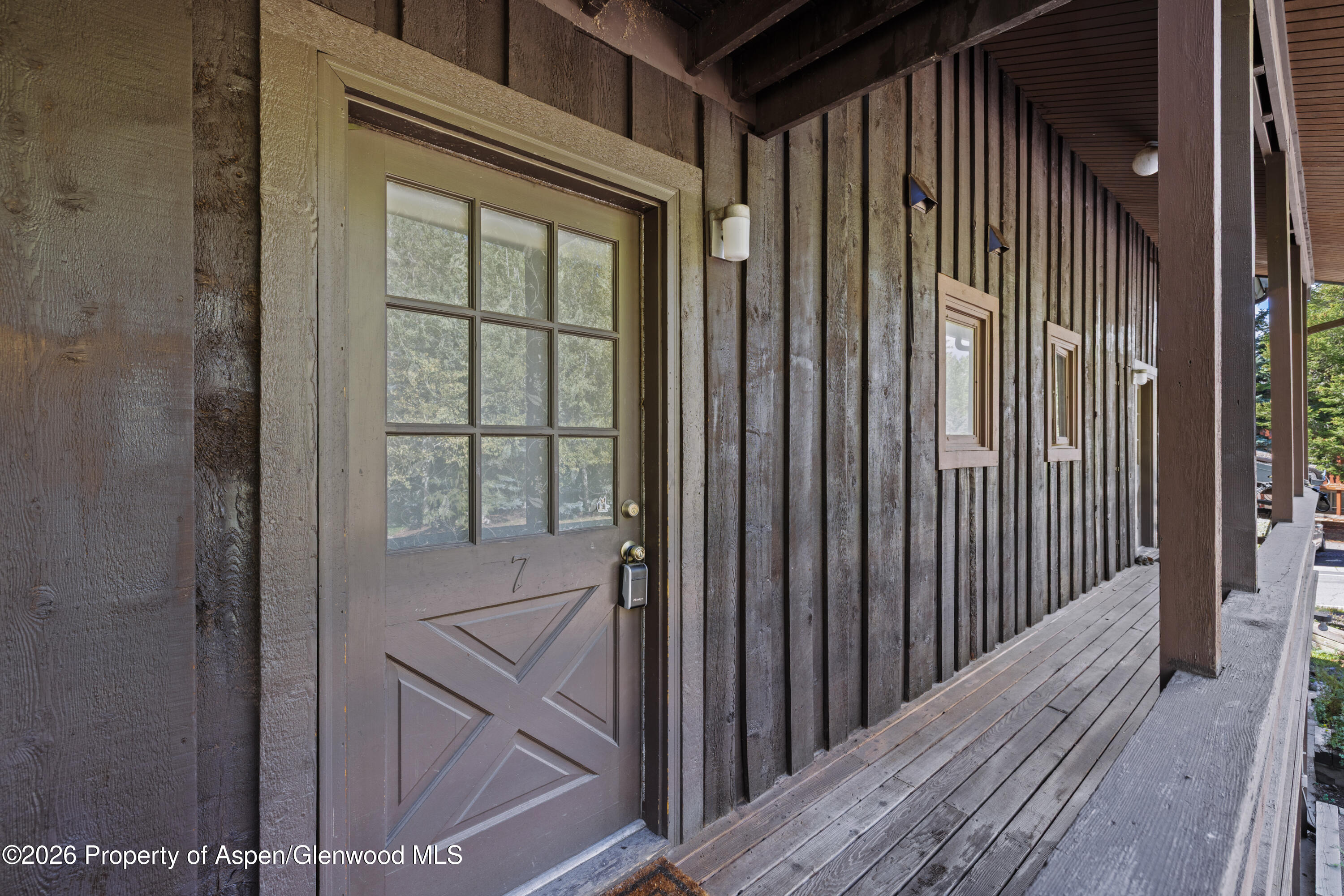 1880 Meadow Ridge Road 7