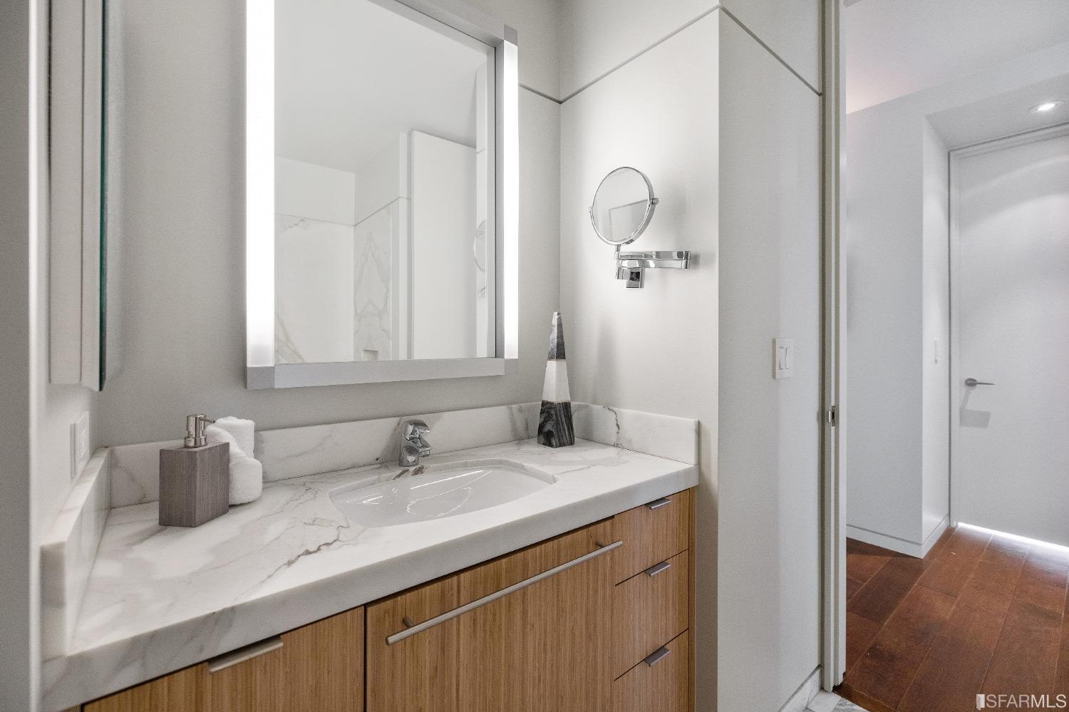 999 Green Street # 2302