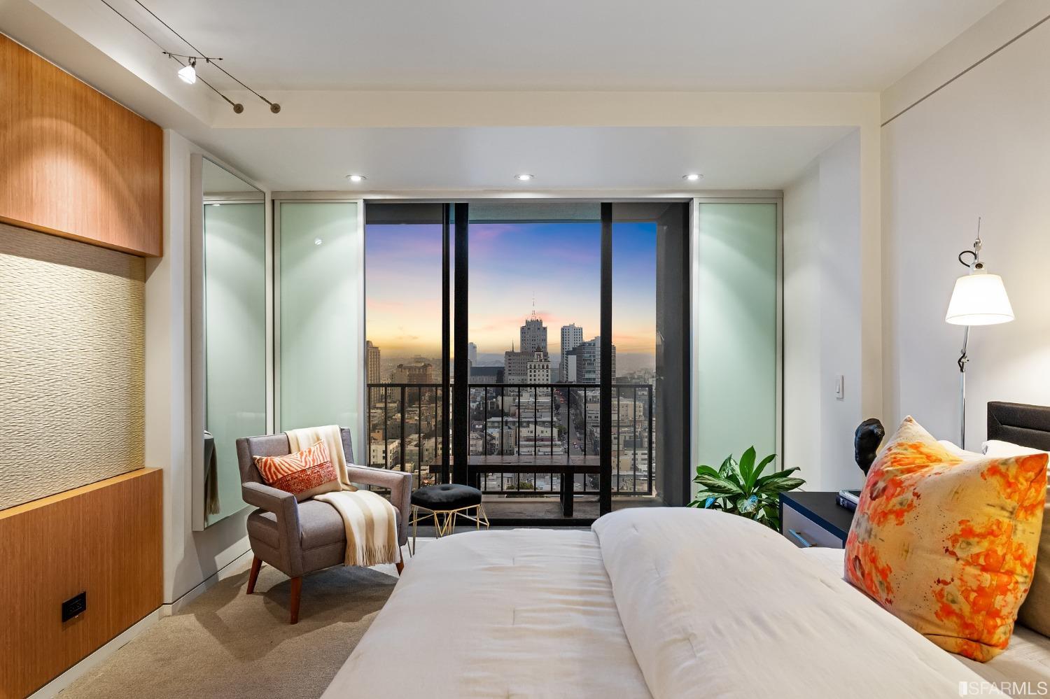 999 Green Street # 2302