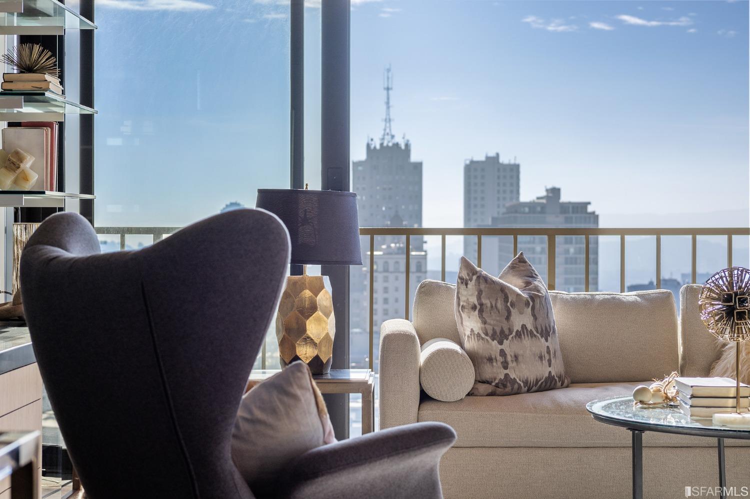 999 Green Street # 2302