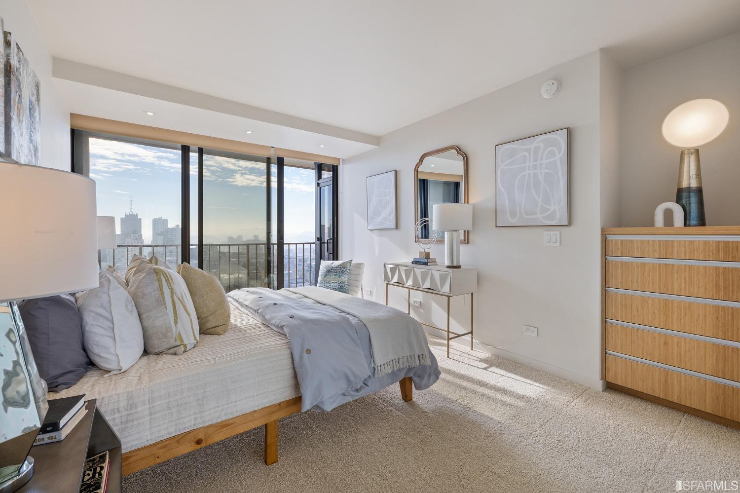 999 Green Street # 2302