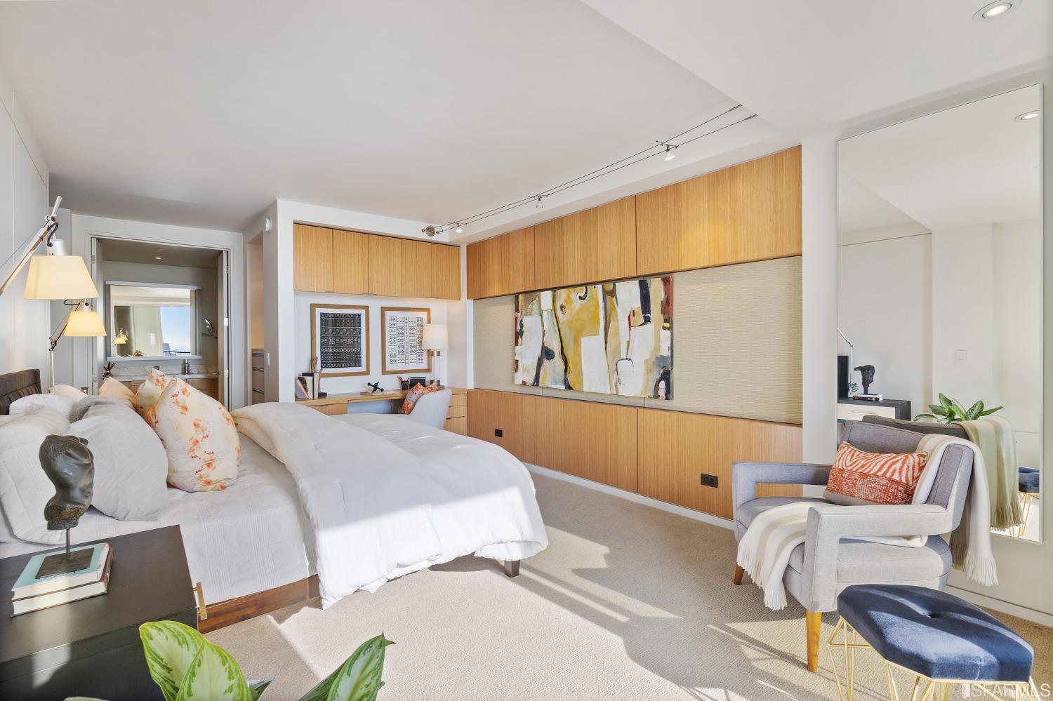 999 Green Street # 2302