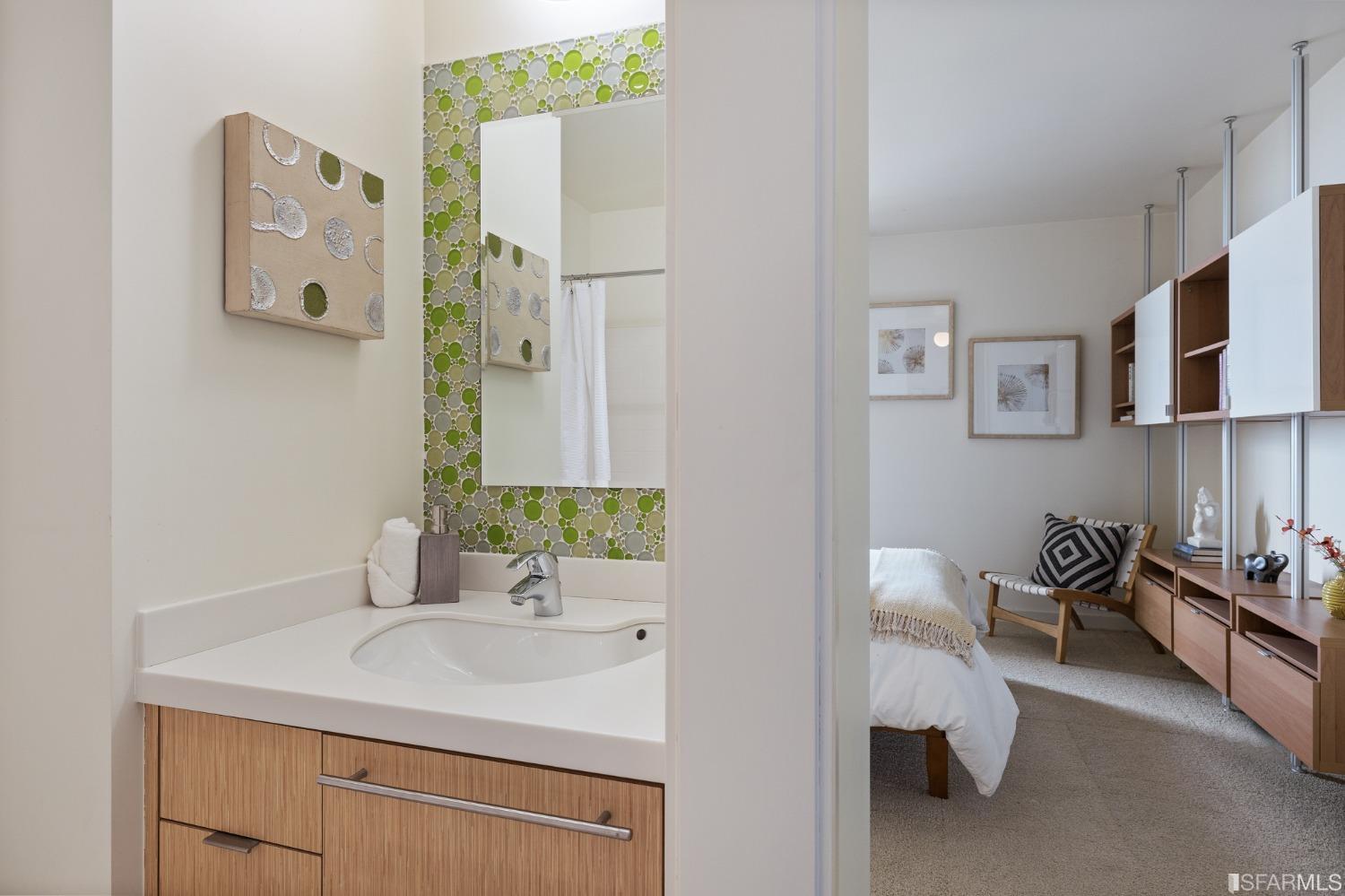 999 Green Street # 2302