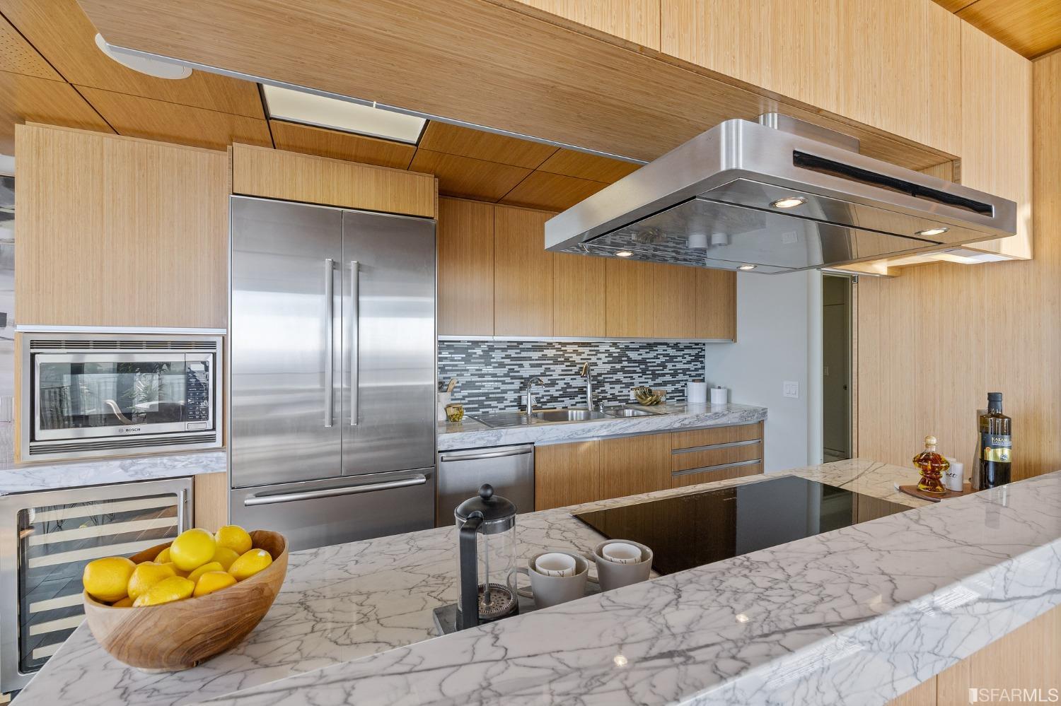 999 Green Street # 2302