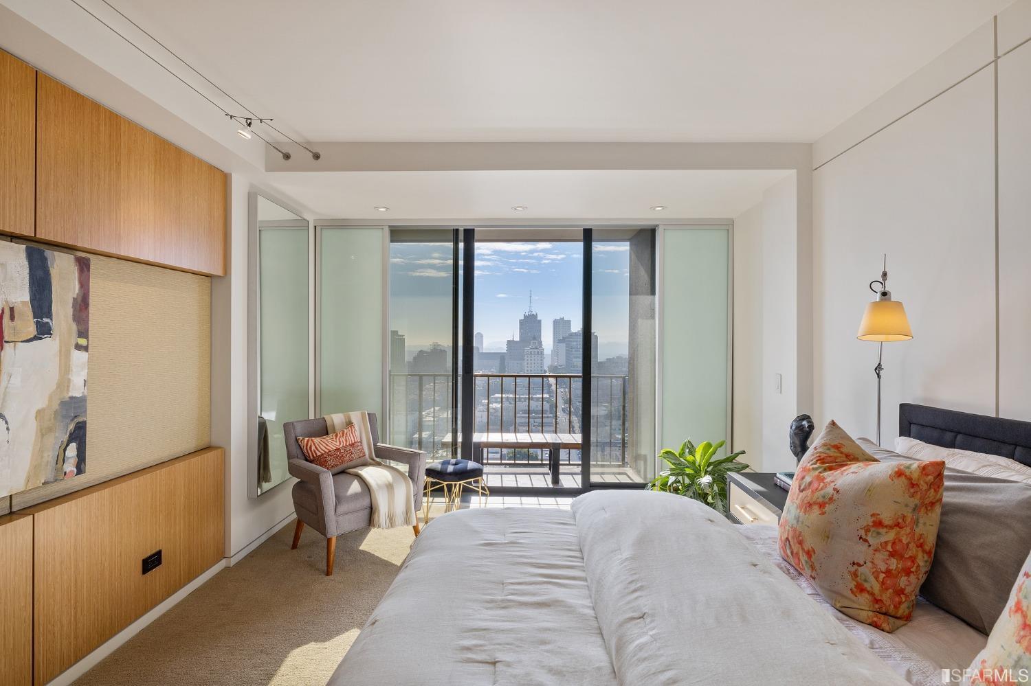 999 Green Street # 2302