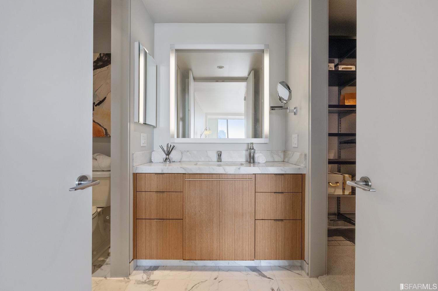 999 Green Street # 2302