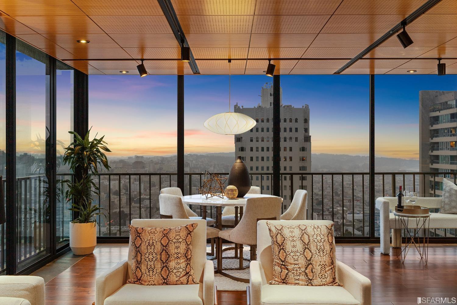 999 Green Street # 2302