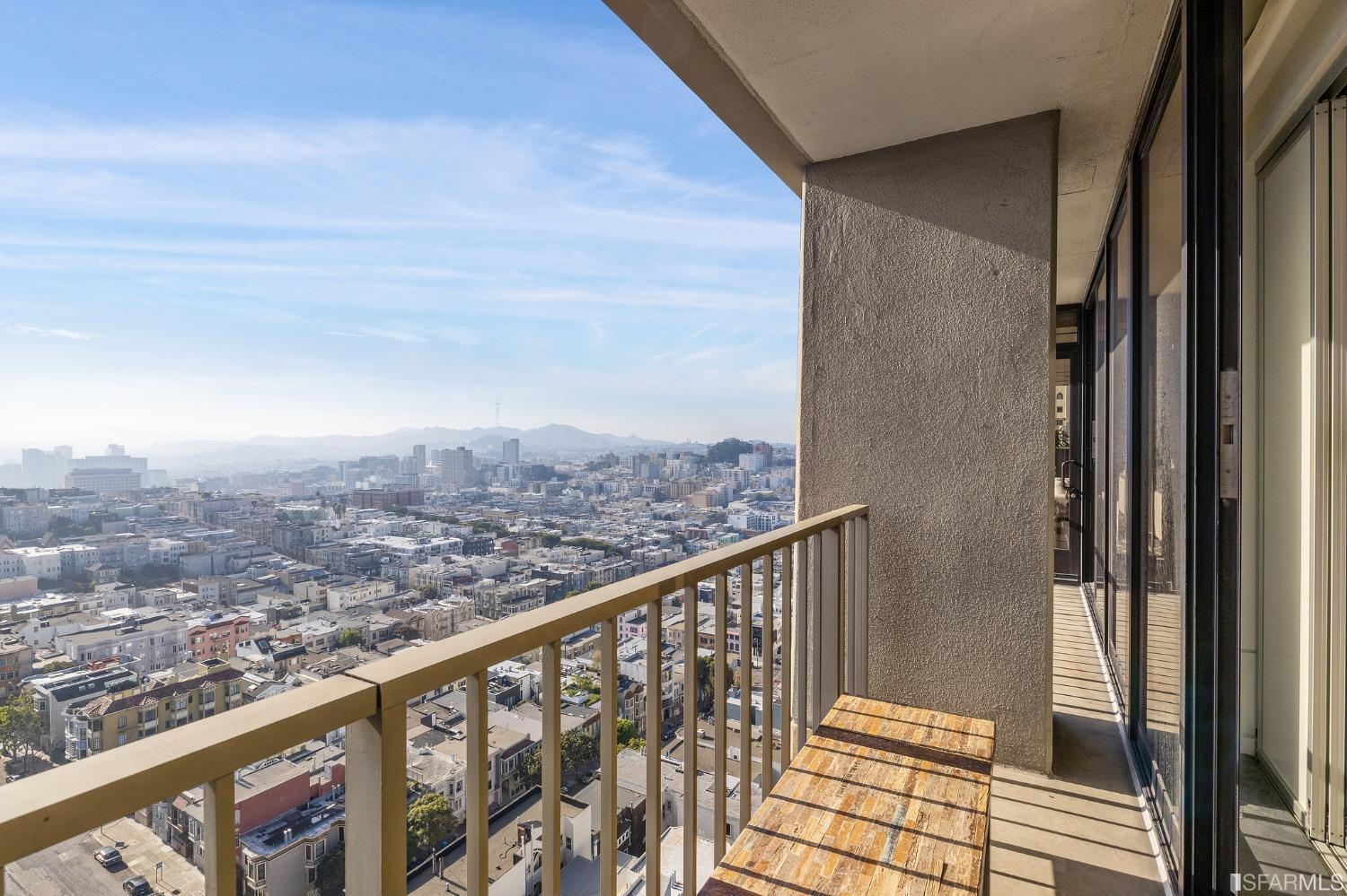 999 Green Street # 2302