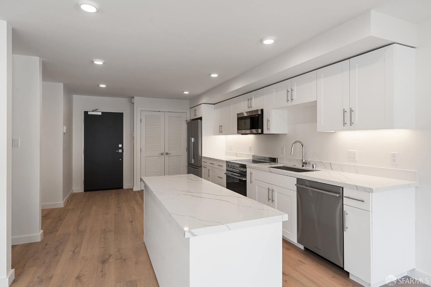 1624 Larkin Street # 10