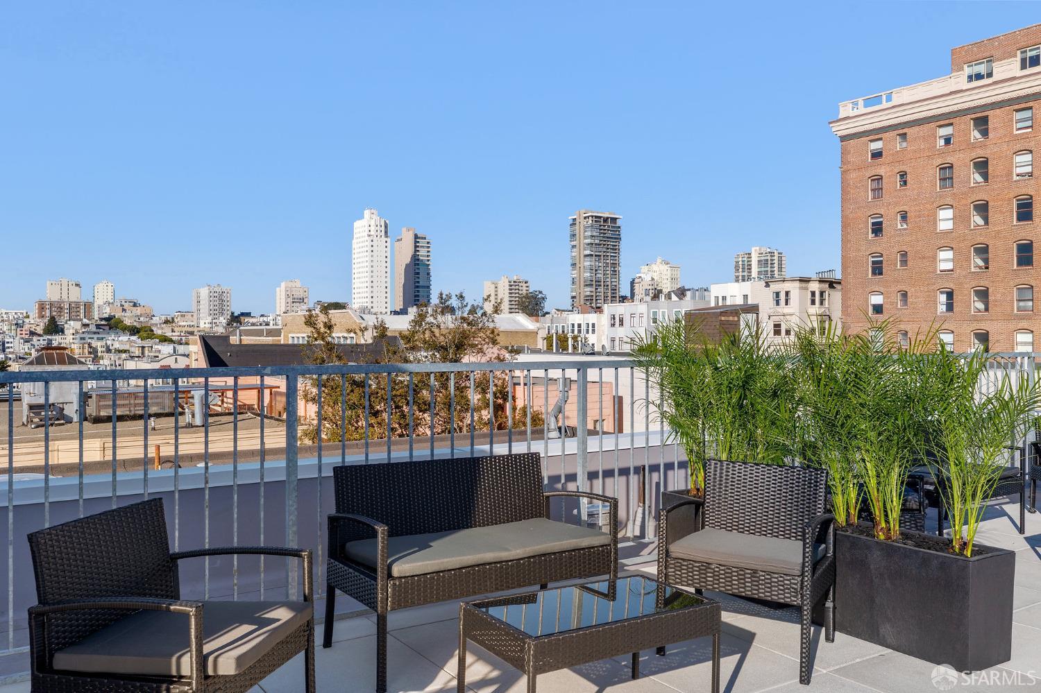 1624 Larkin Street # 10