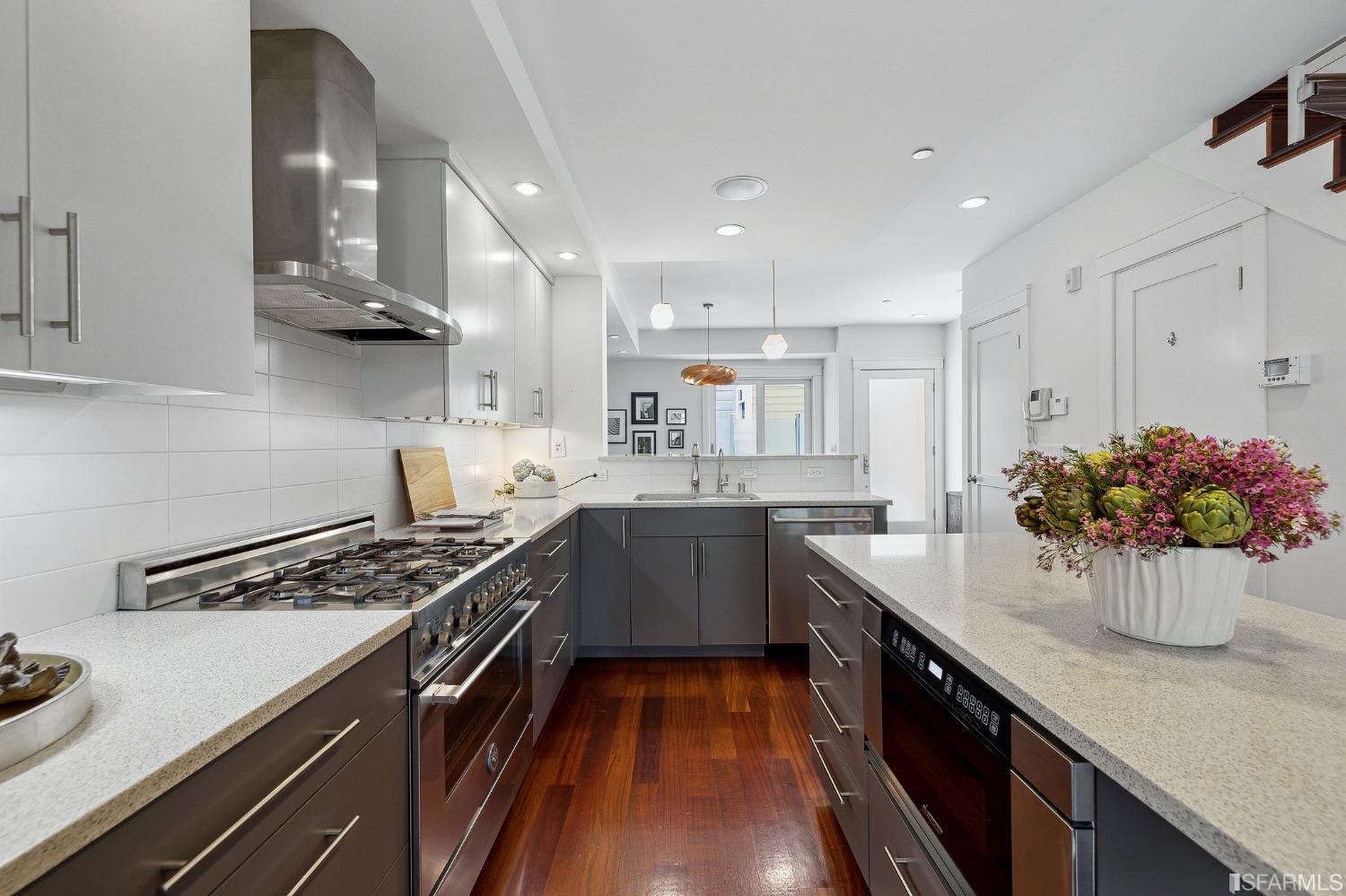 2405 Folsom Street # 5