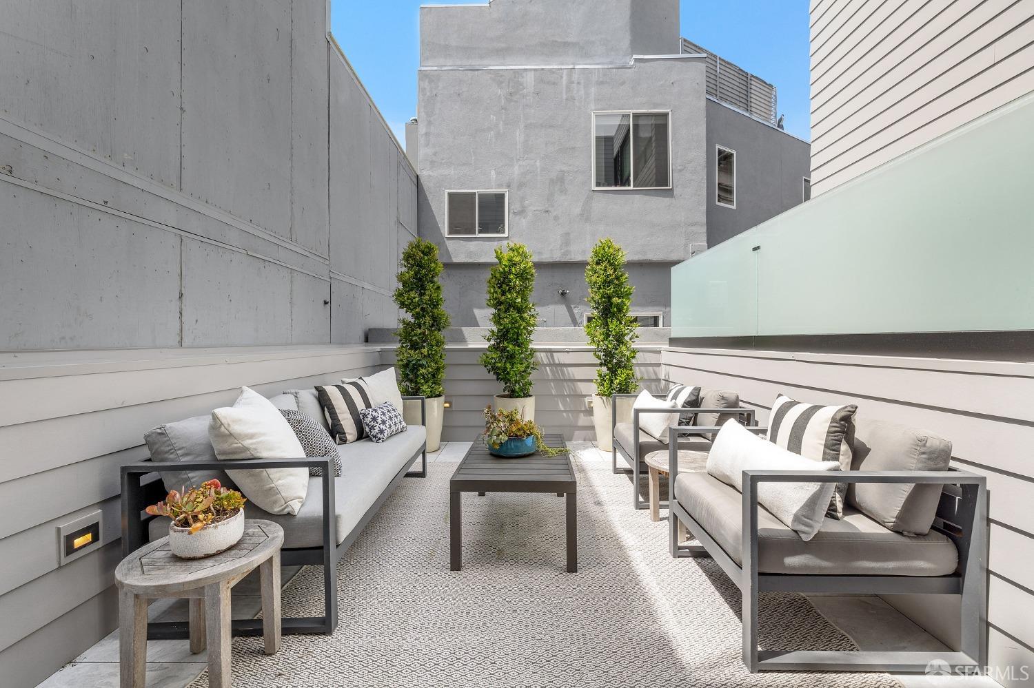 3310 Mission Street # 3