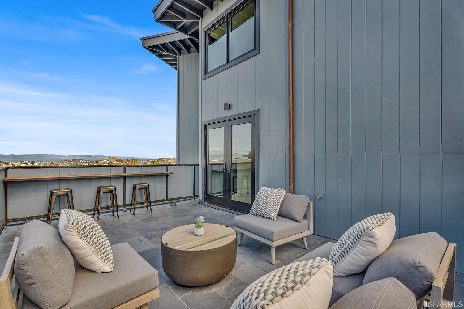 1 Twin Peaks Boulevard