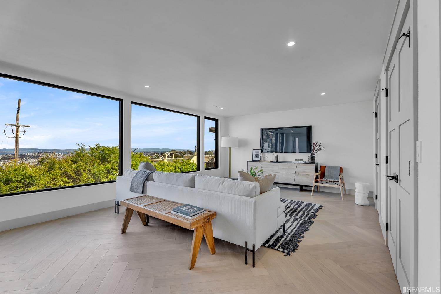 1 Twin Peaks Boulevard