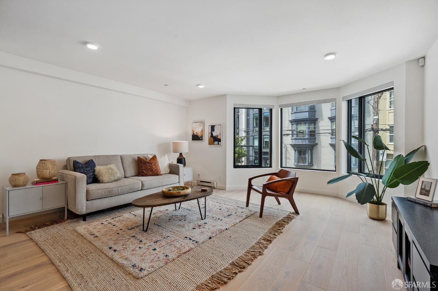 1624 Larkin Street # 4