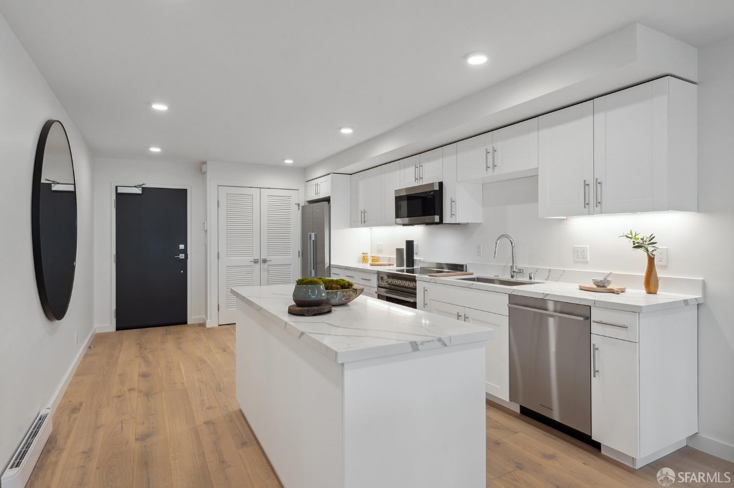 1624 Larkin Street # 8