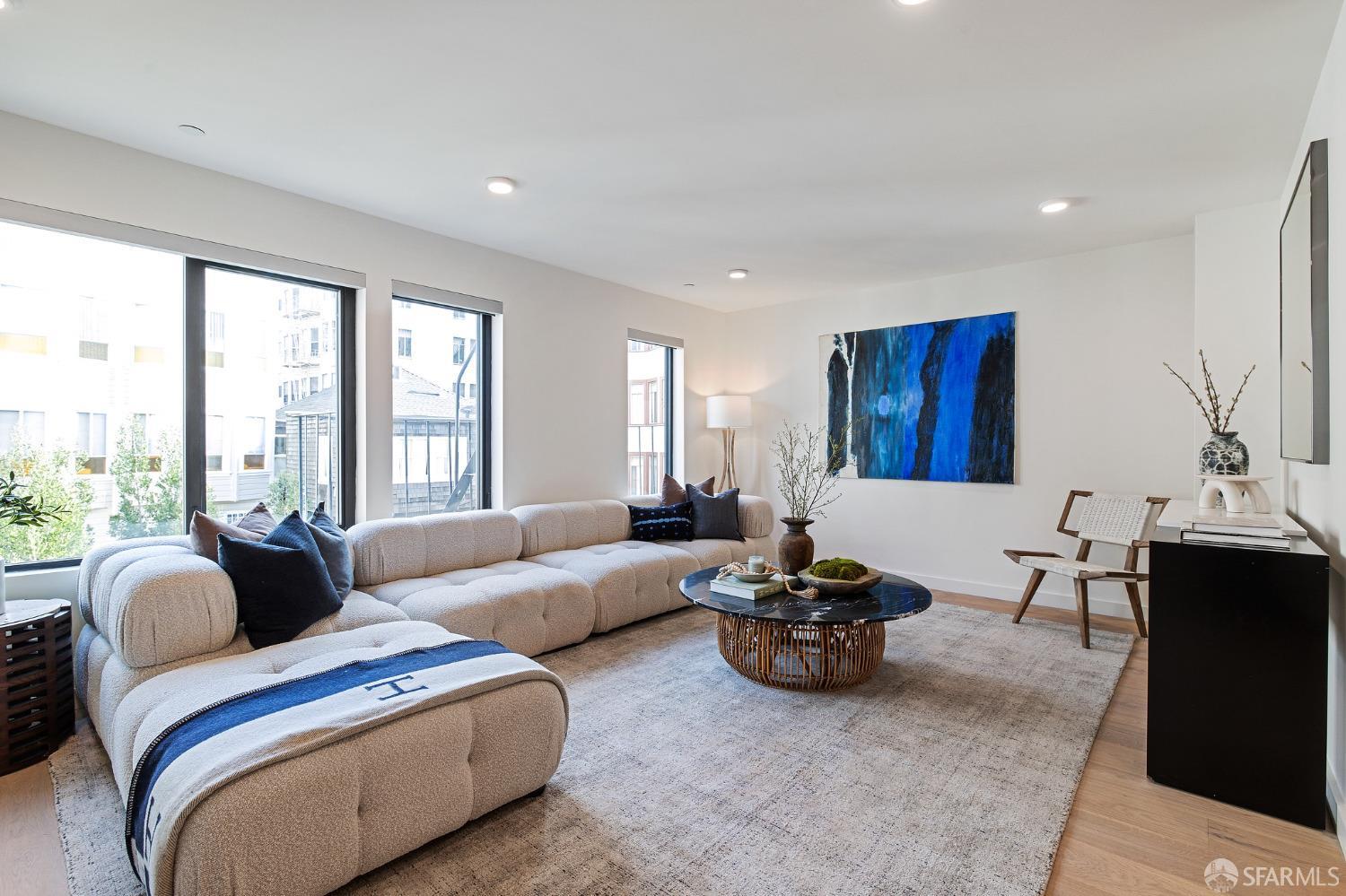 1624 Larkin Street # 8