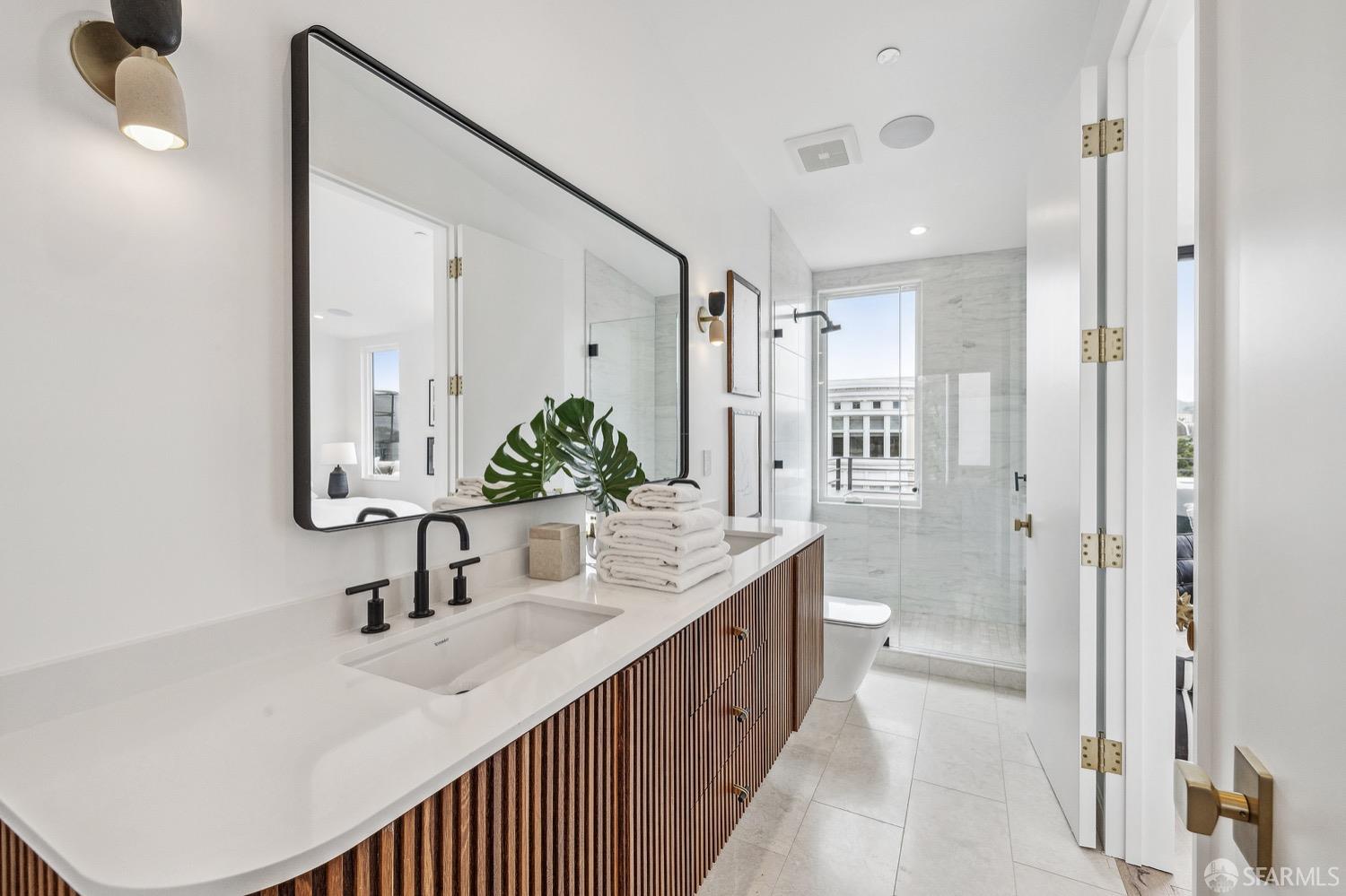 3456 Sacramento Street # 5