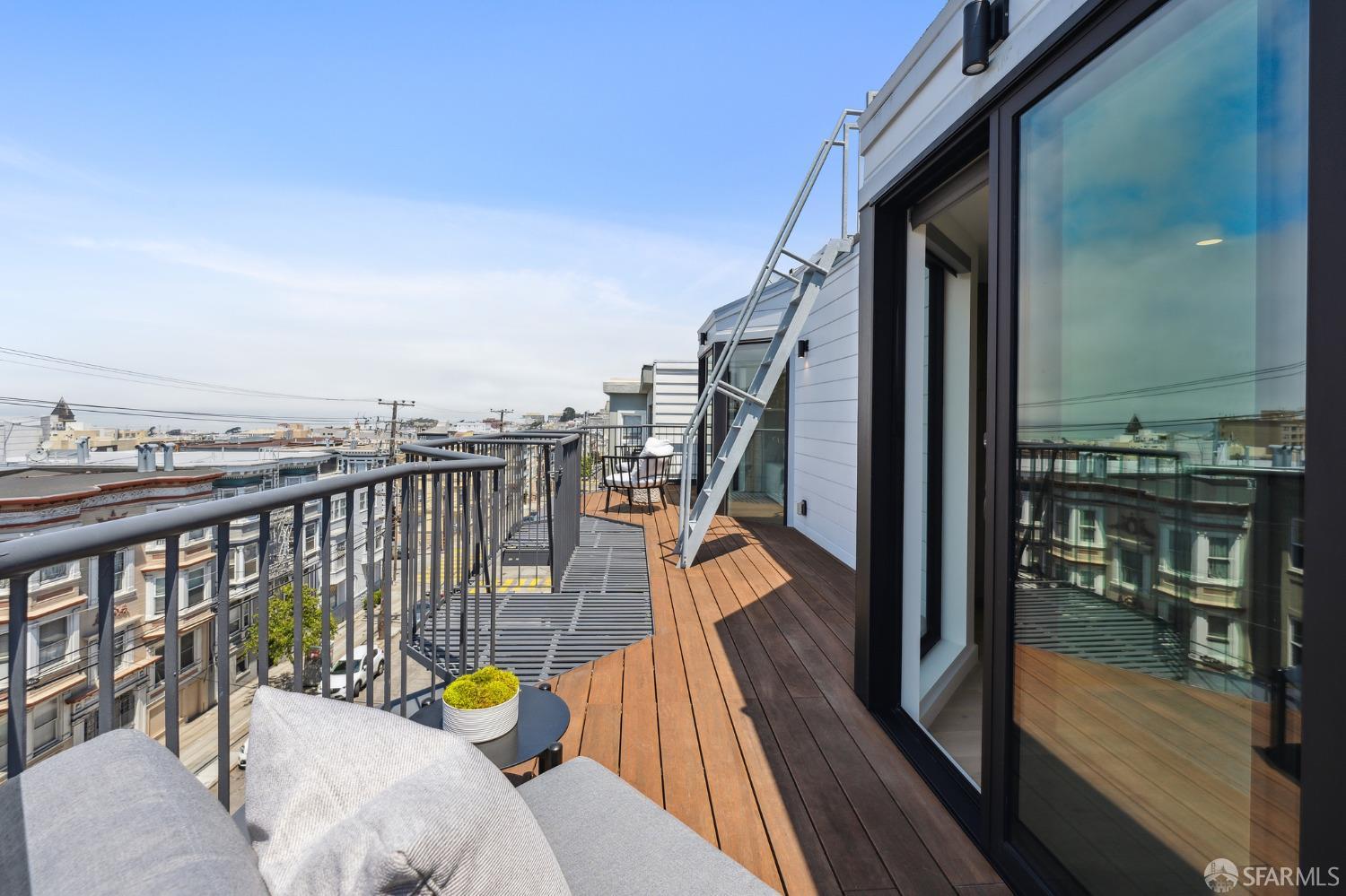 1624 Larkin Street # 9