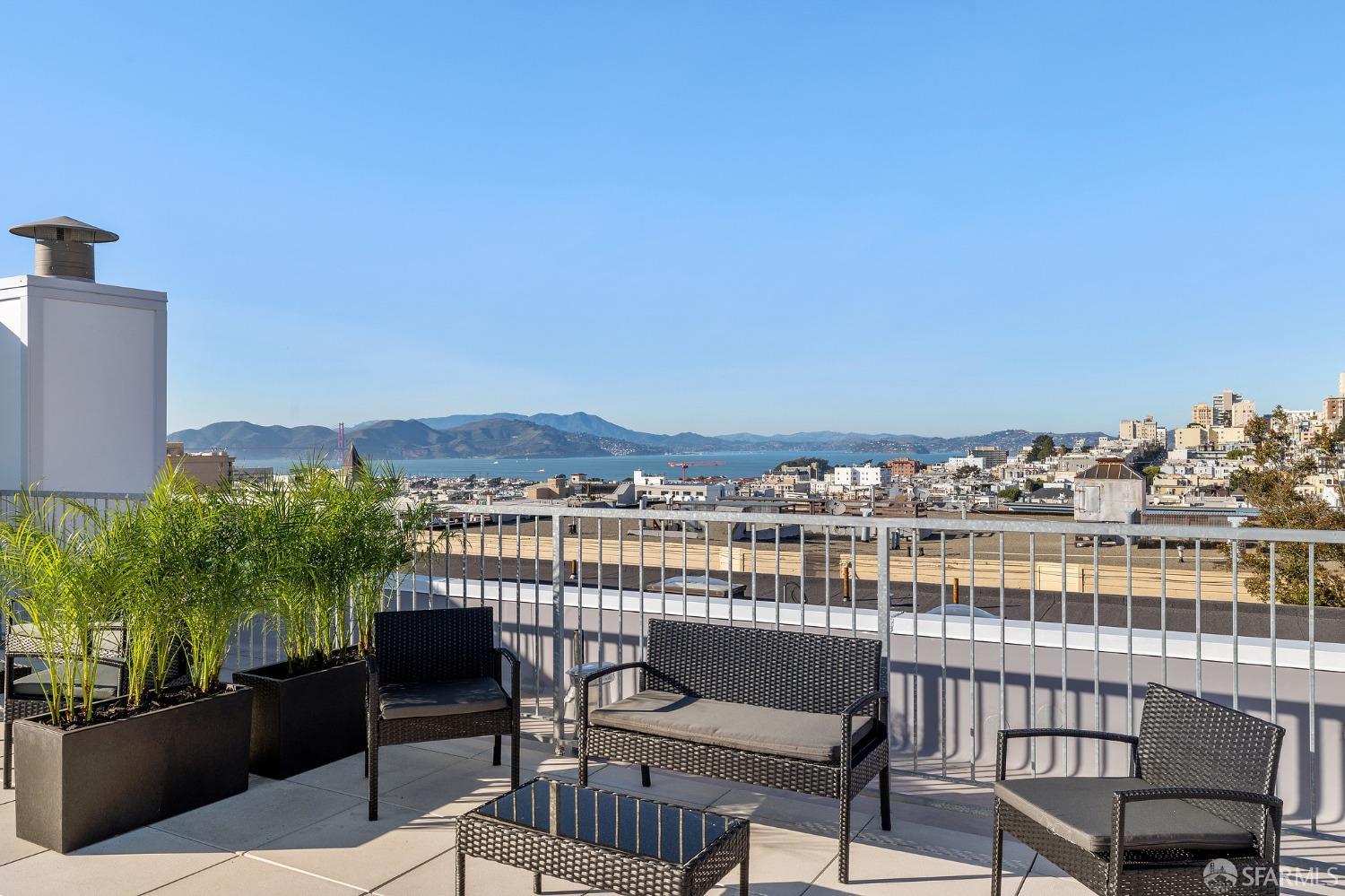 1624 Larkin Street # 6