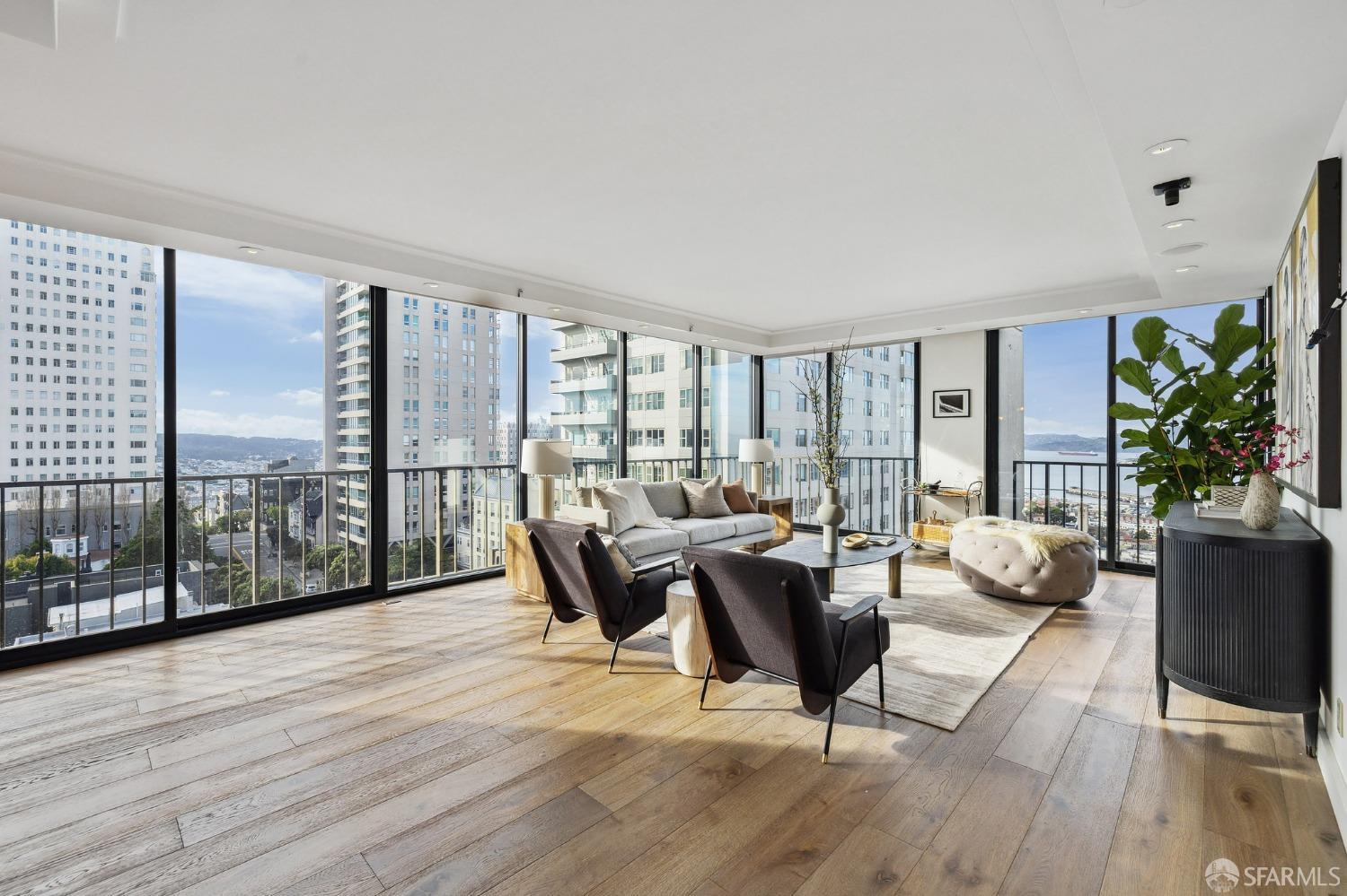 999 Green Street # 1101