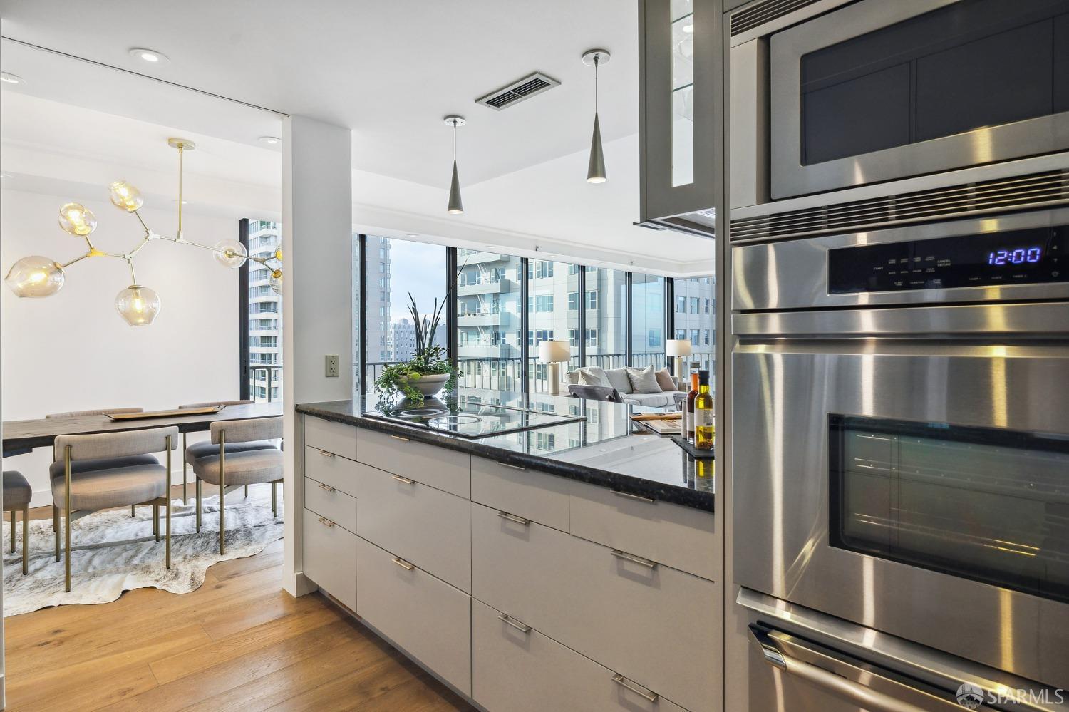 999 Green Street # 1101